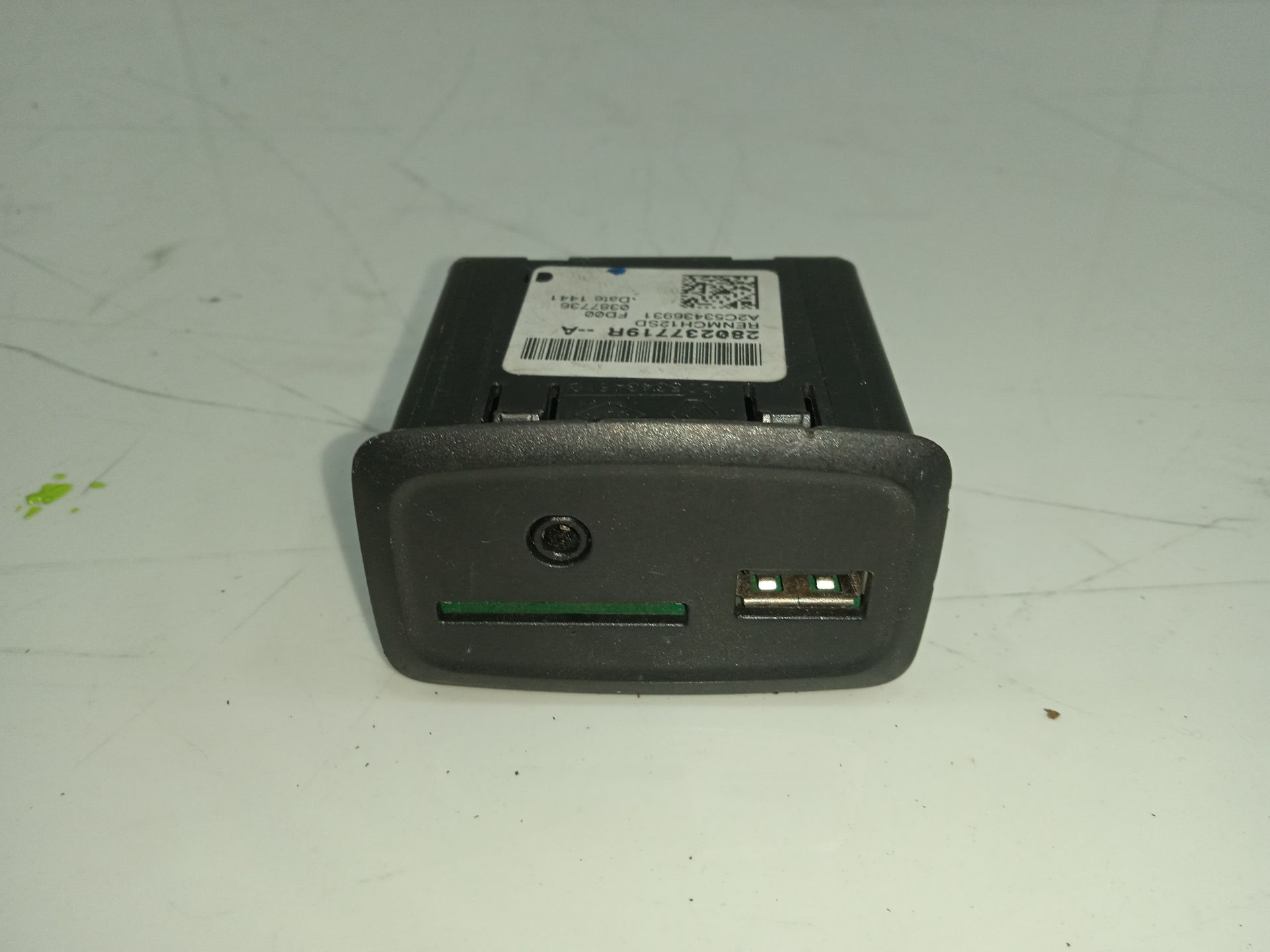 PUERTO USB AUXILIAR RENAULT ZOE Entry