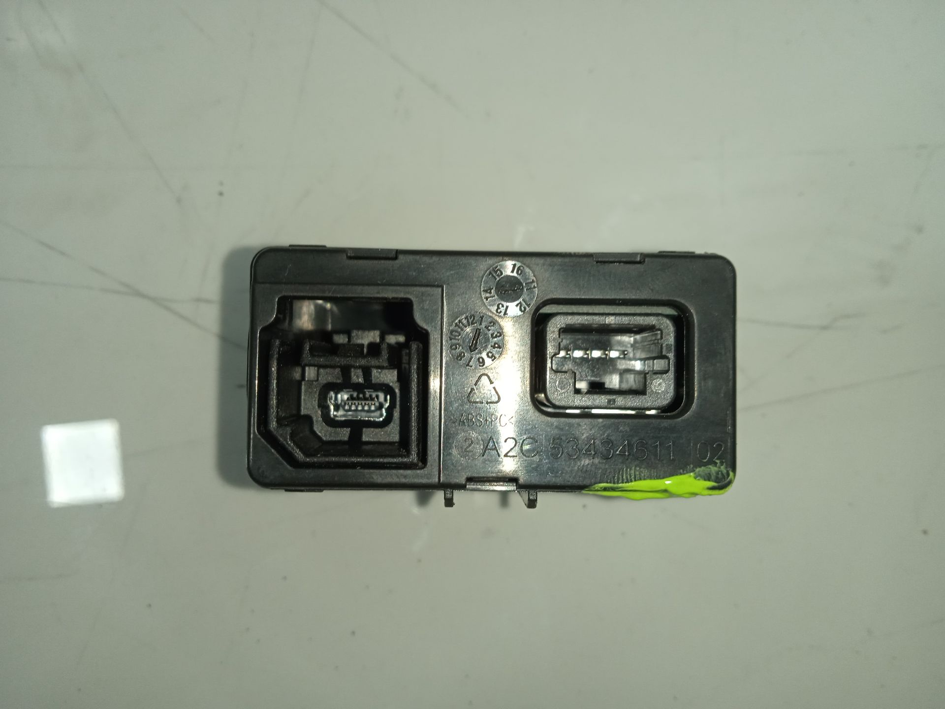 PUERTO USB AUXILIAR RENAULT ZOE Entry