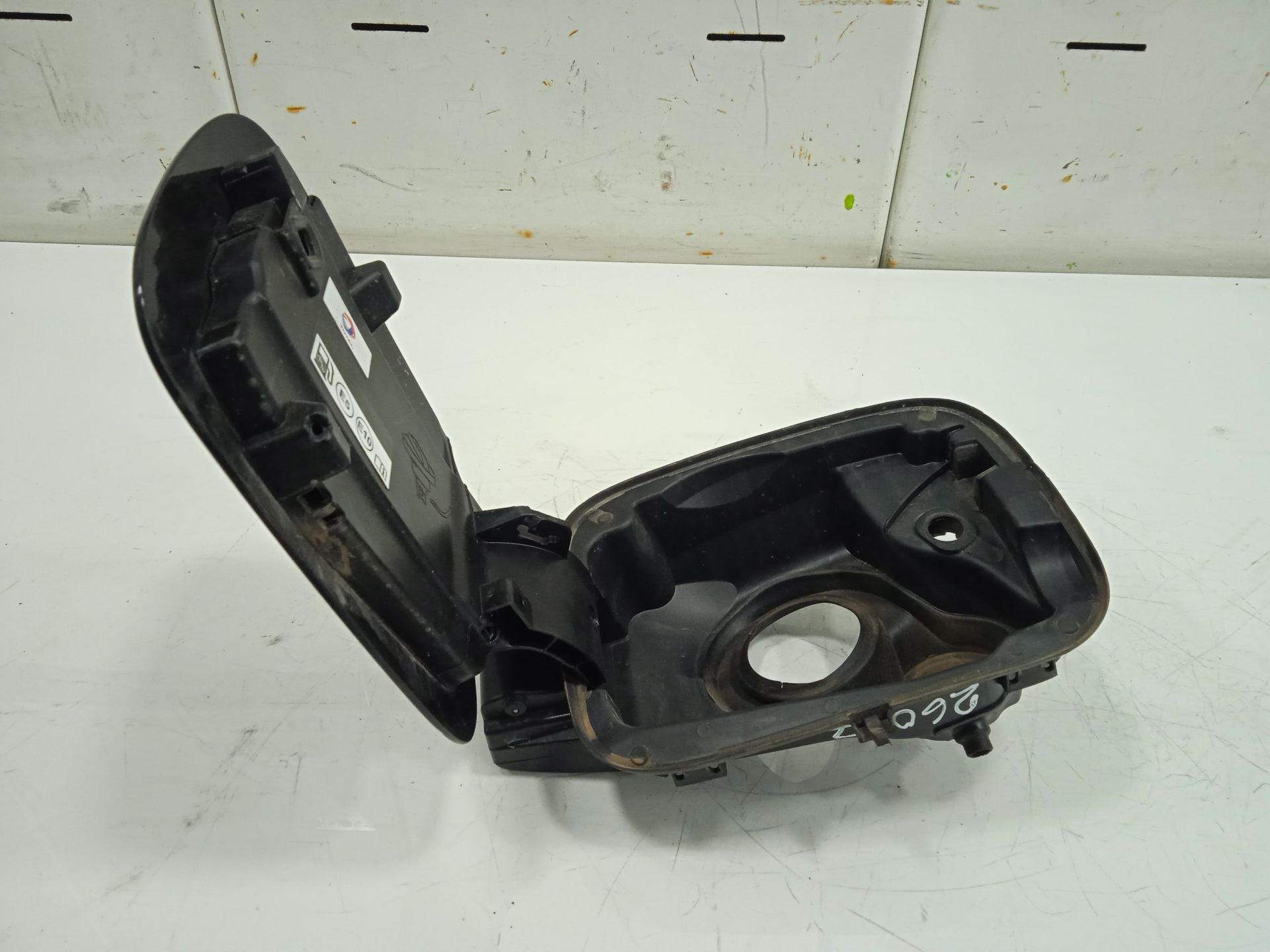 TAPA EXTERIOR COMBUSTIBLE CITROEN C3 *