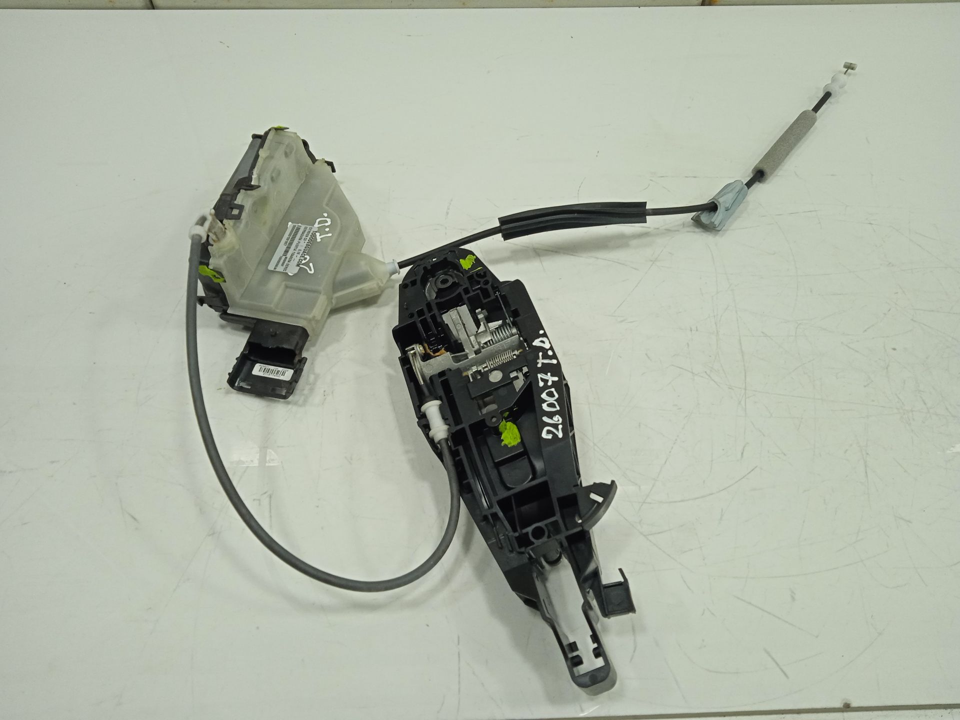 CERRADURA PUERTA TRASERA DERECHA CITROEN C3 *