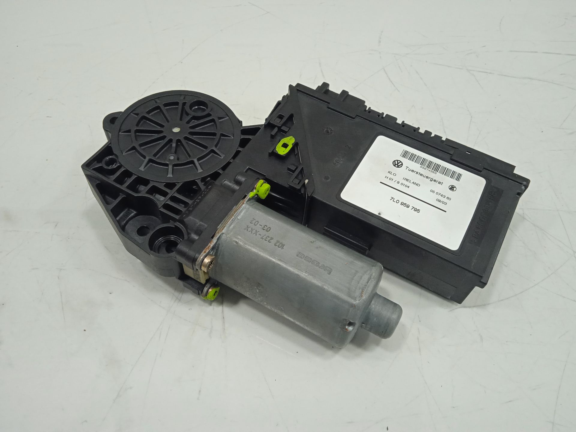 MOTOR ELEVALUNAS TRASERO IZQUIERDO PORSCHE CAYENNE (TYP 9PA) S
