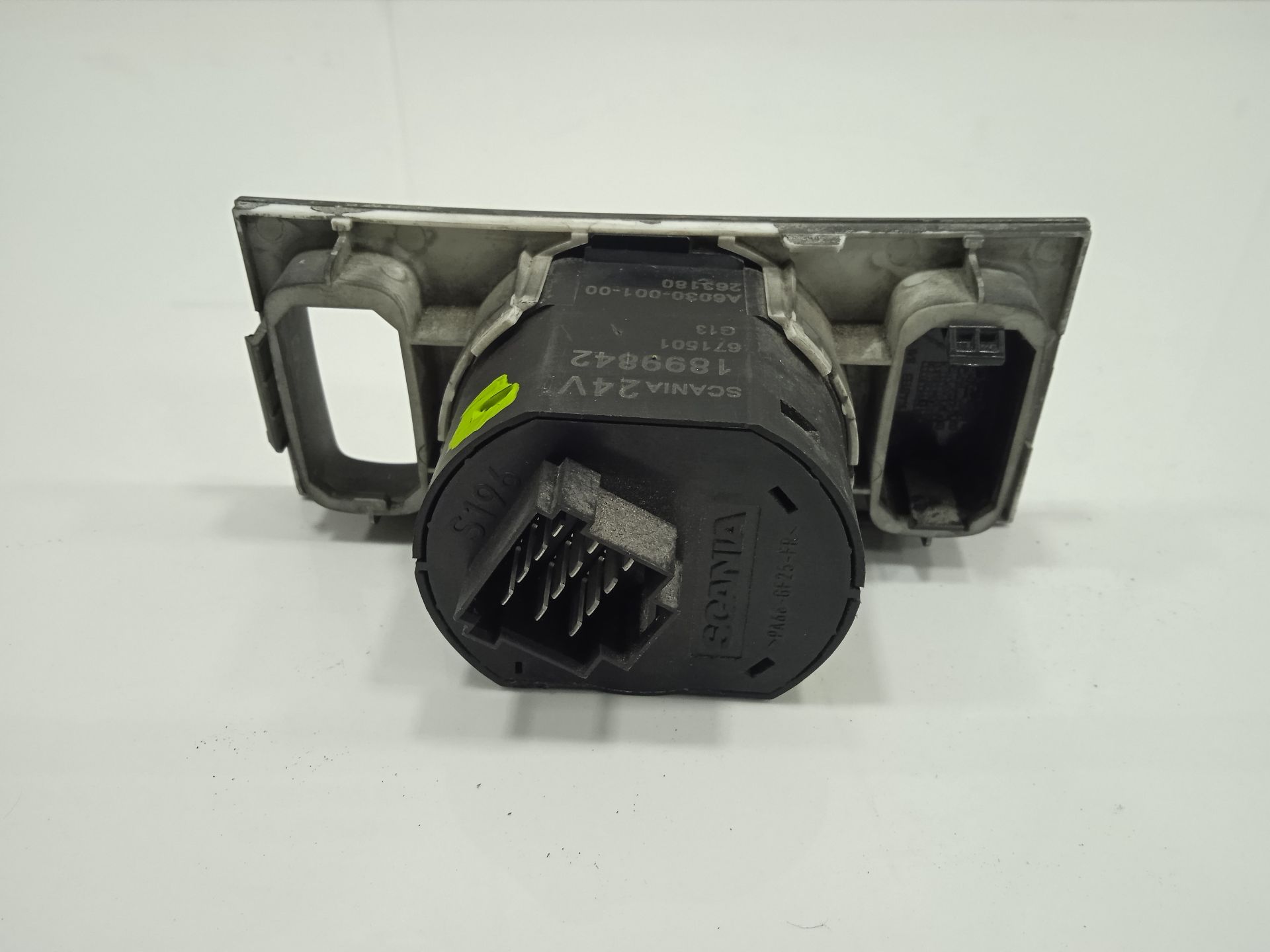 INTERRUPTOR BLOQUEO DIFERENCIAL SCANIA SERIE P/G/R (L-CLASE) FSa G450 (4x2) Corto CG 14