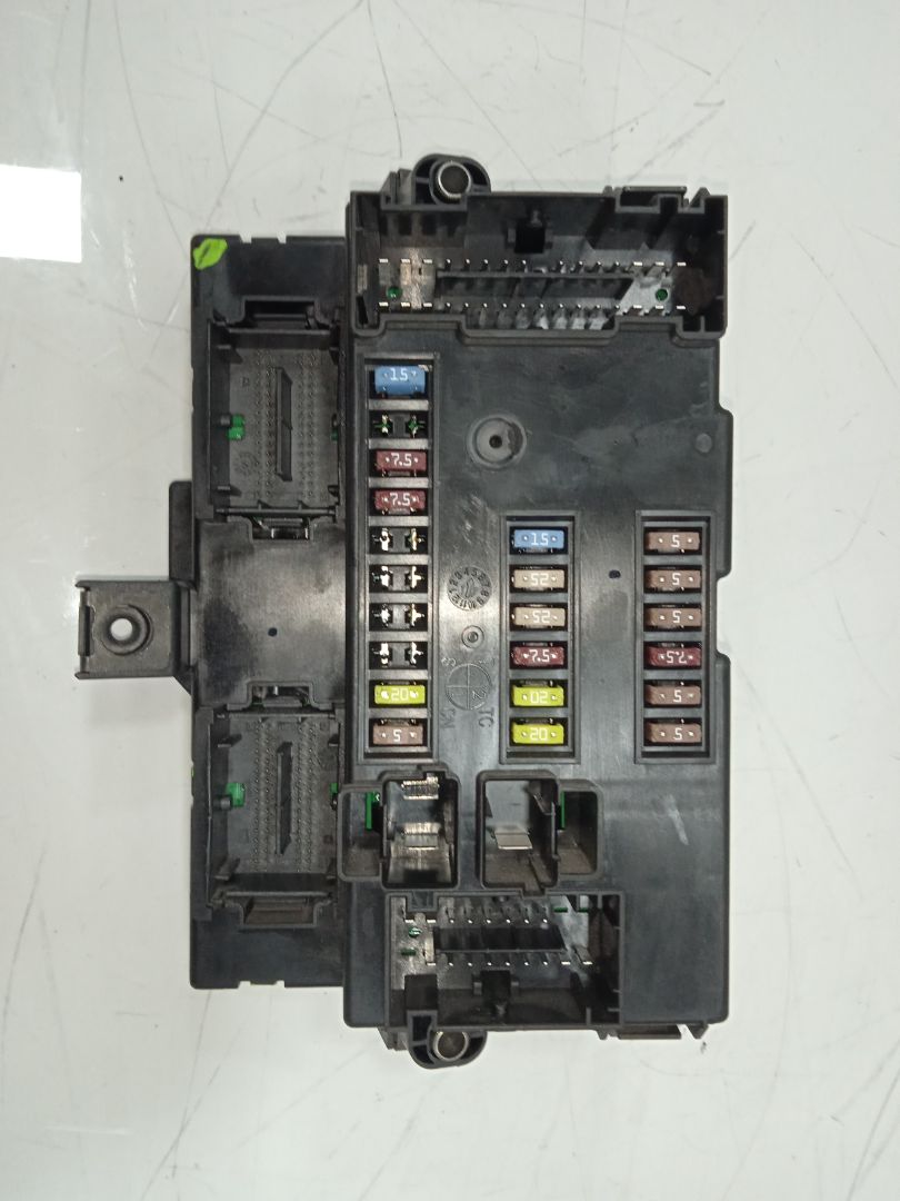 CAJA RELES / FUSIBLES IVECO DAILY FURGON *