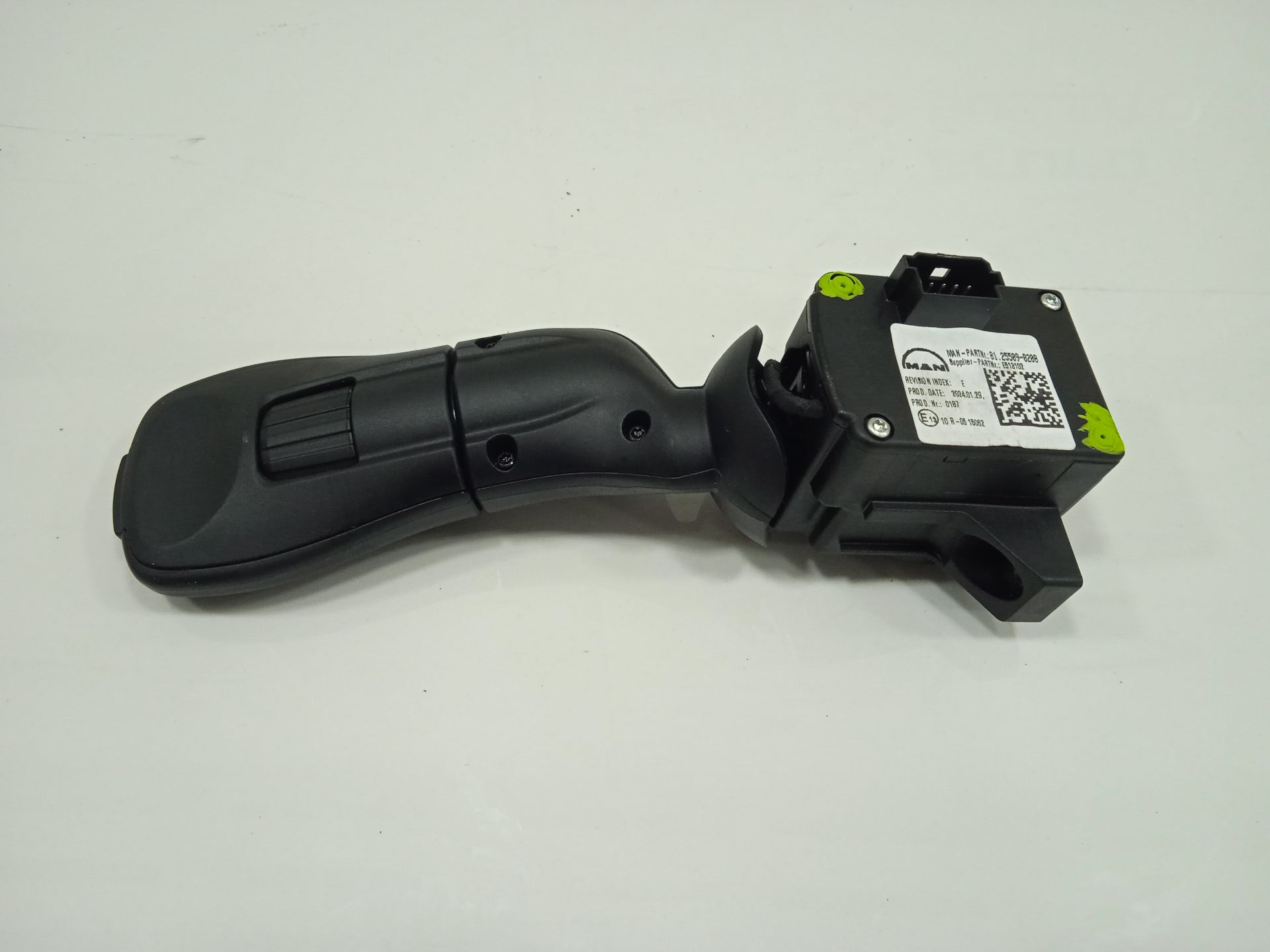 SELECTOR DE CAMBIO AUTOMÁTICO MAN TGX 33.XXX FG /   6x4   BL XL
