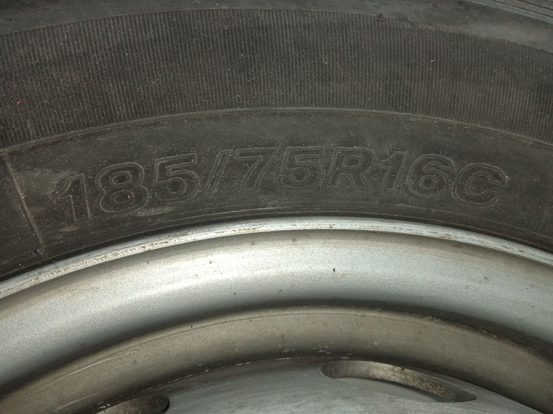 RUEDA FORD TRANSIT CAJA CERRADA '06 FT 350 L   (largo)   LKW   (Camion)