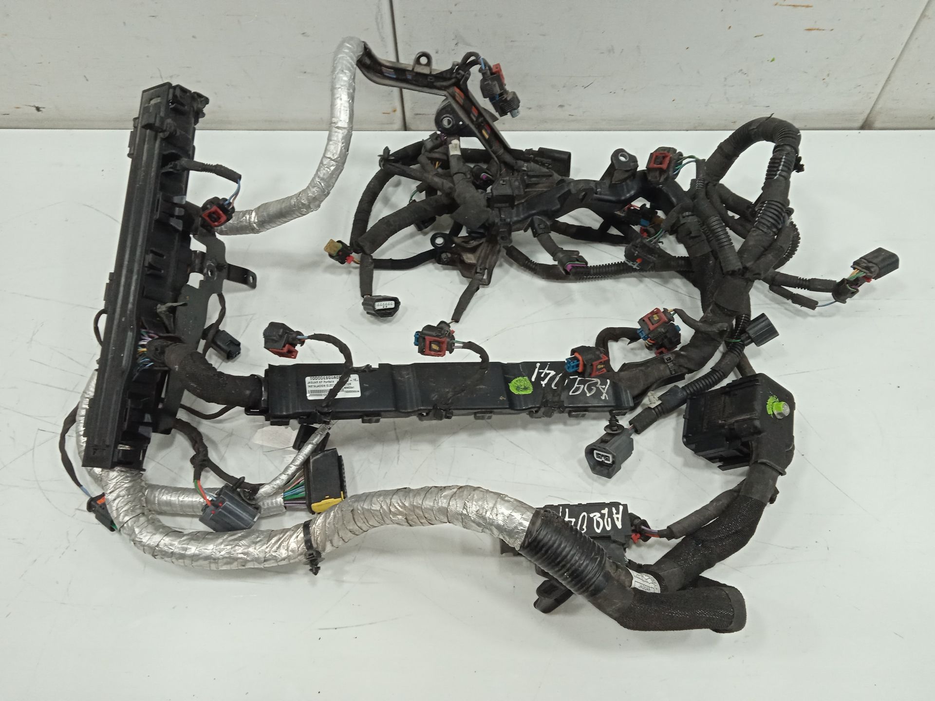 INSTALACION ELECTRICA MOTOR JAGUAR XF Portfolio   |   04.15 - 12.20