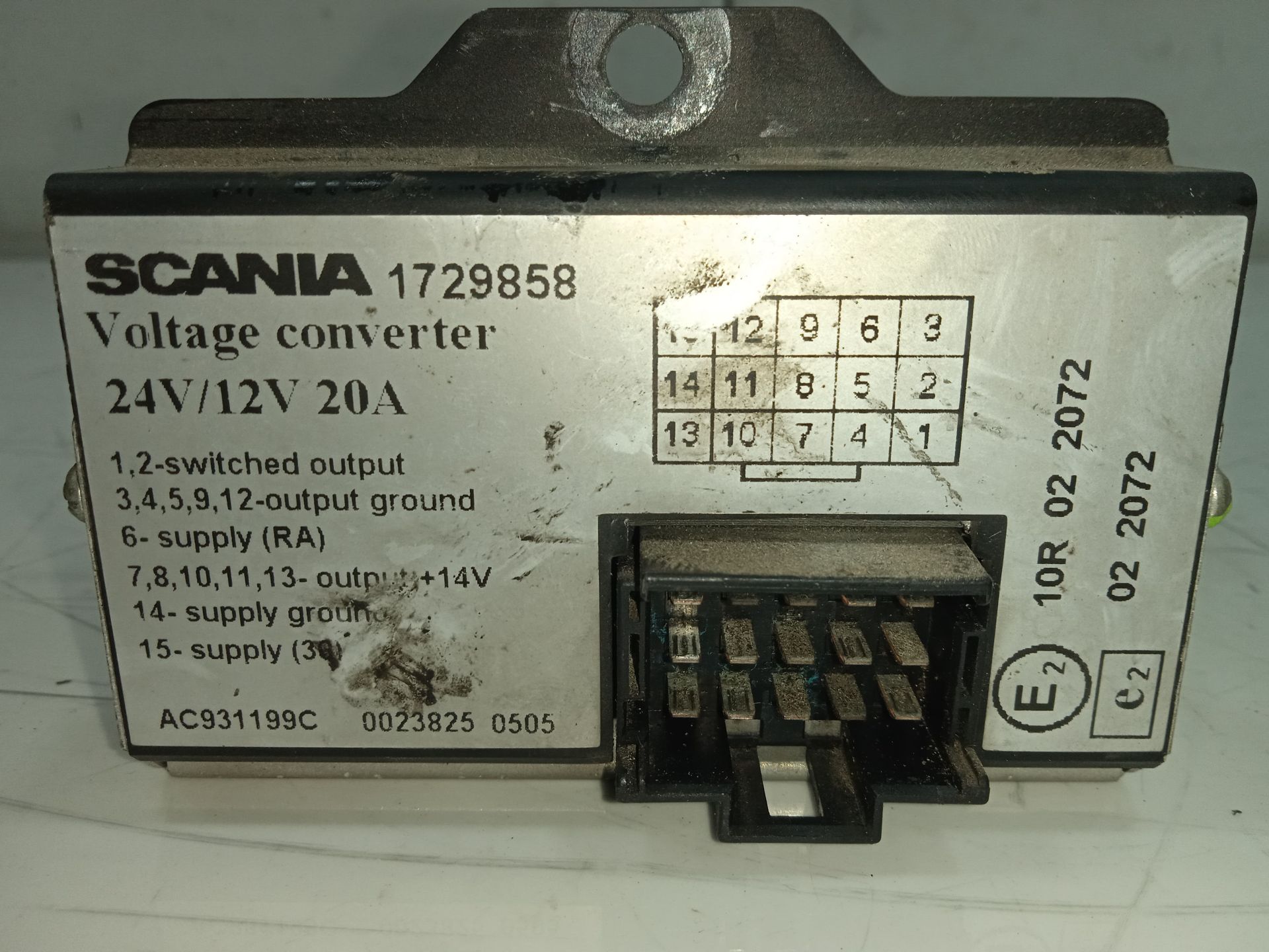 CONVERTIDOR DE VOLTAJE SCANIA SERIE P/G/R (C-CLASE) Fg  270  (4X2) Corto CP 13 / 14 B
