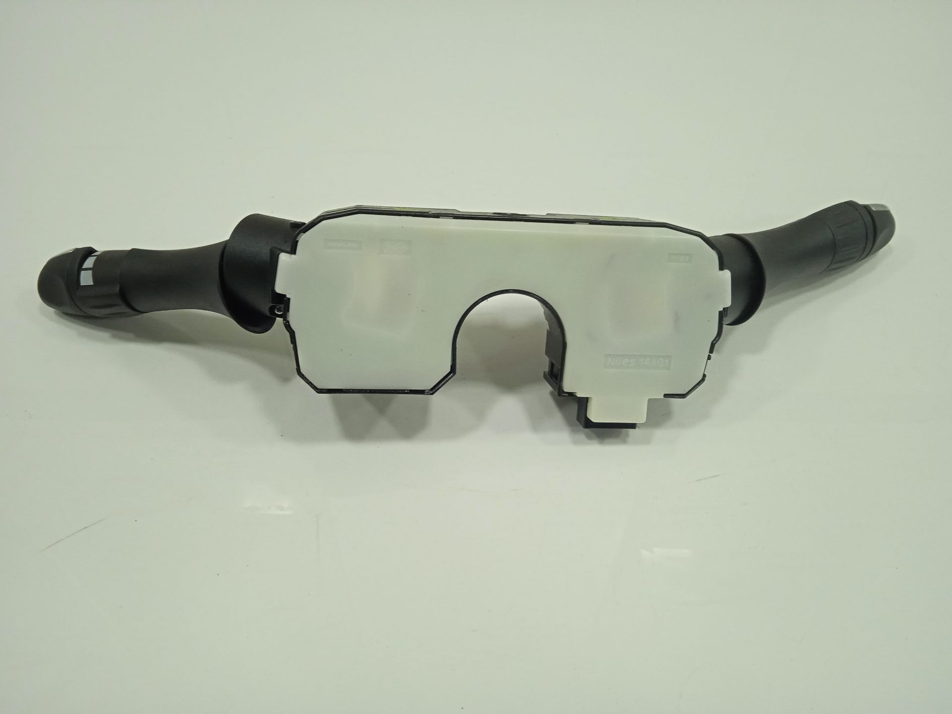 MANDO MULTIFUNCION INFINITI Q70 LIM. 2.2d Premium   |   01.15 - 12.19