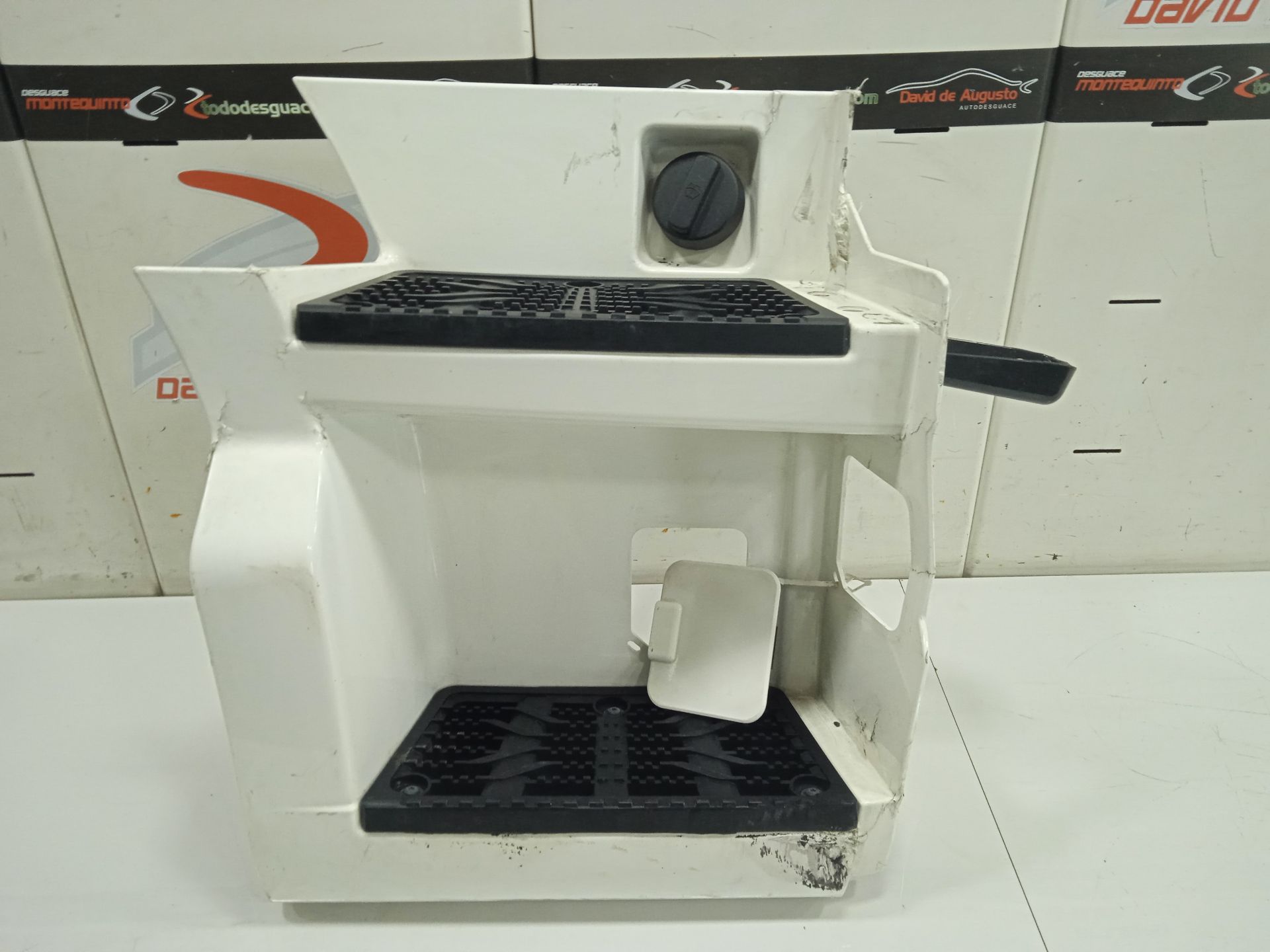 ESCALON CABINA DERECHO MAN TGX 33.XXX FG /   6x4   BL XL