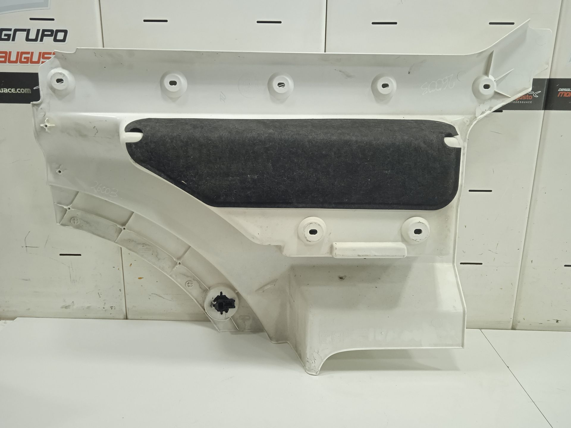 ESTRIBO DERECHO MAN TGX 33.XXX FG /   6x4   BL XL