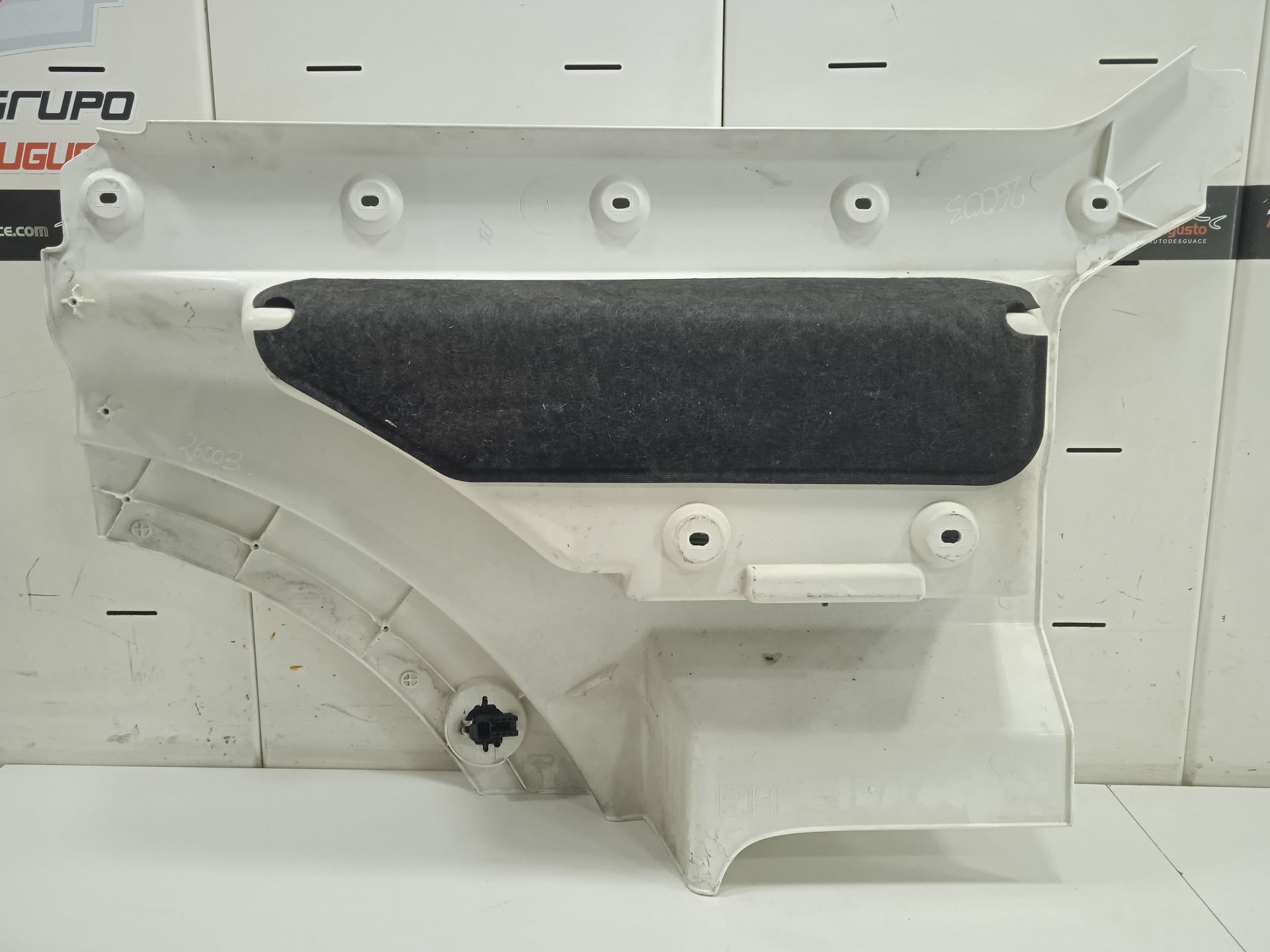 ESTRIBO DERECHO MAN TGX 33.XXX FG /   6x4   BL XL