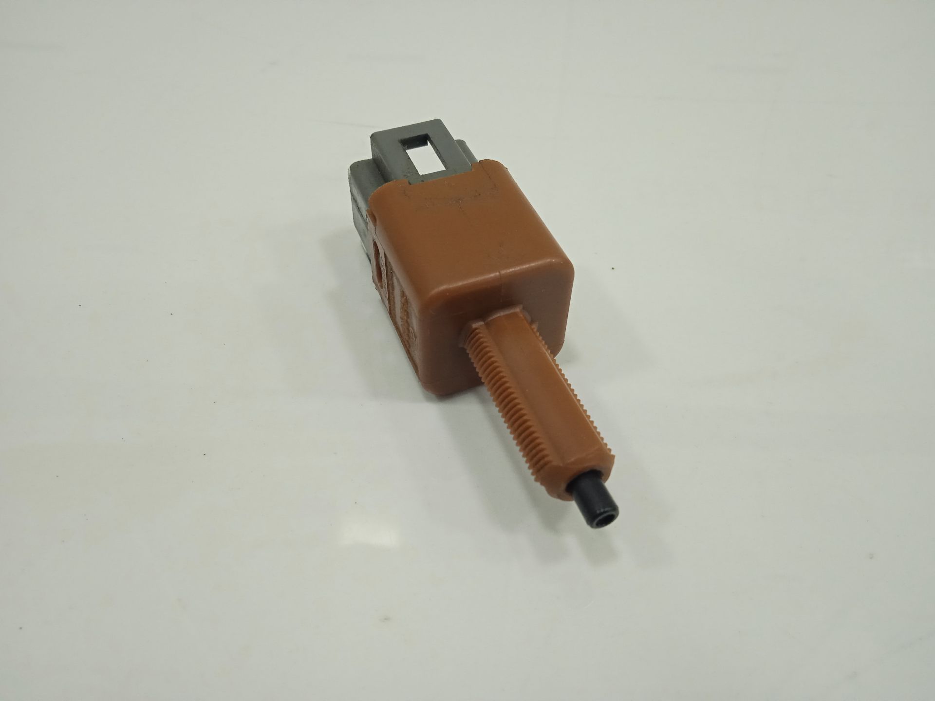 INTERRUPTOR INFINITI Q70 LIM. 2.2d Premium   |   01.15 - 12.19