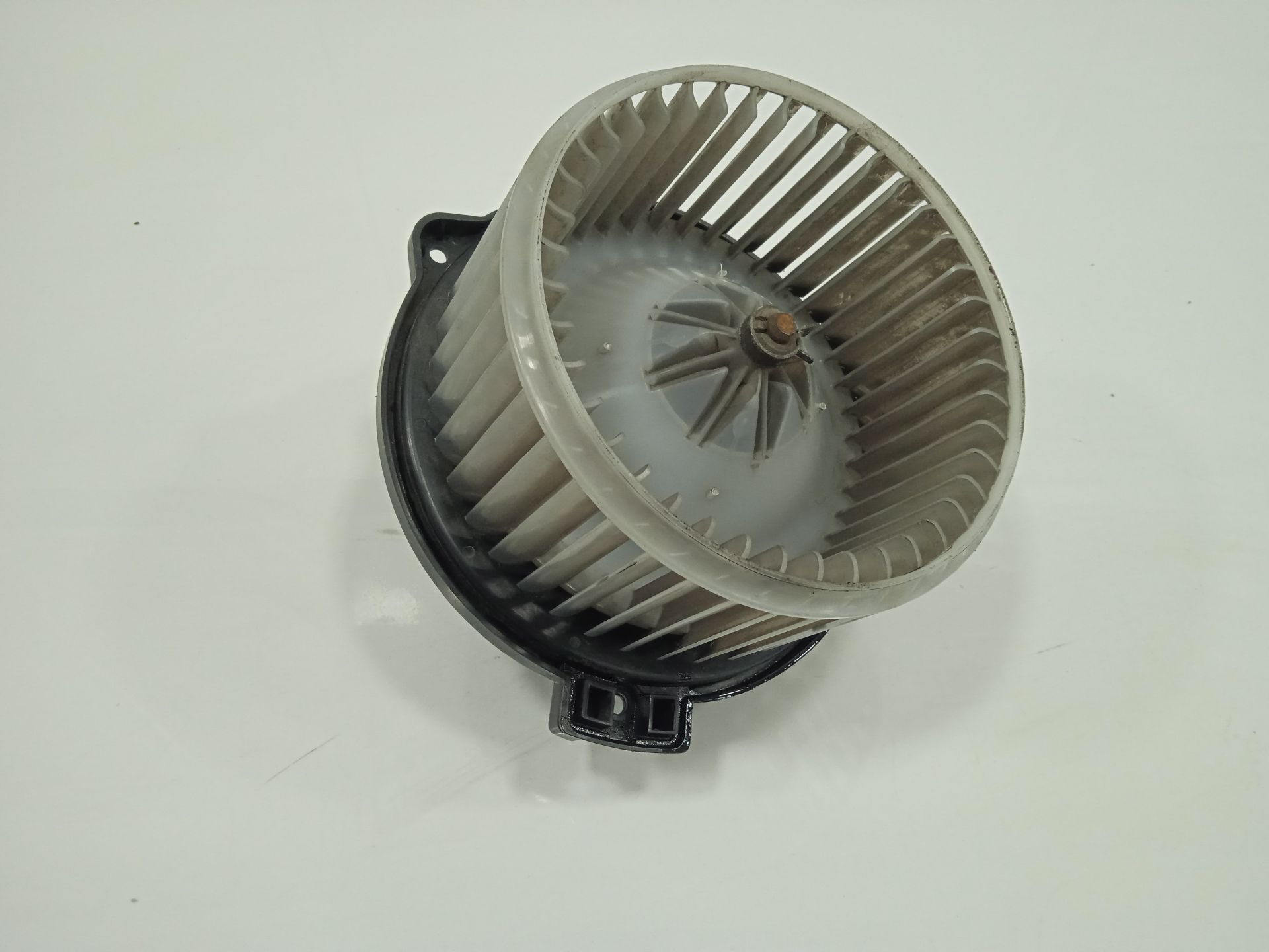 MOTOR CALEFACCION MITSUBISHI MONTERO (V60/V70) 3.2 DI-D GLX Hunter (5-ptas.)   |   10.01 - ...