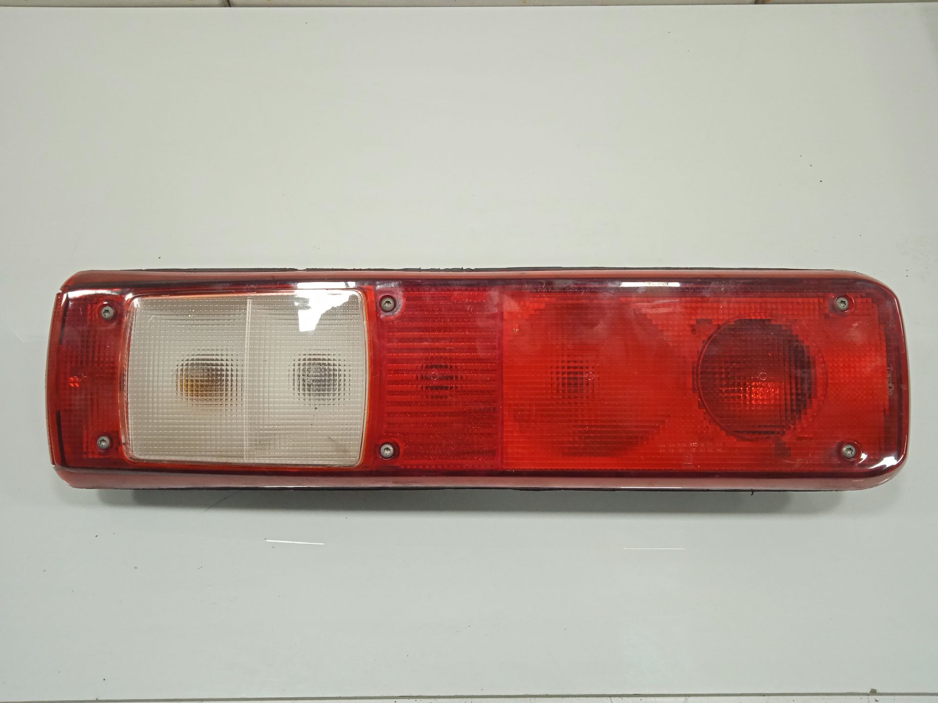 PILOTO TRASERO DERECHO RENAULT T 460 DTI 11 460 EURO VI