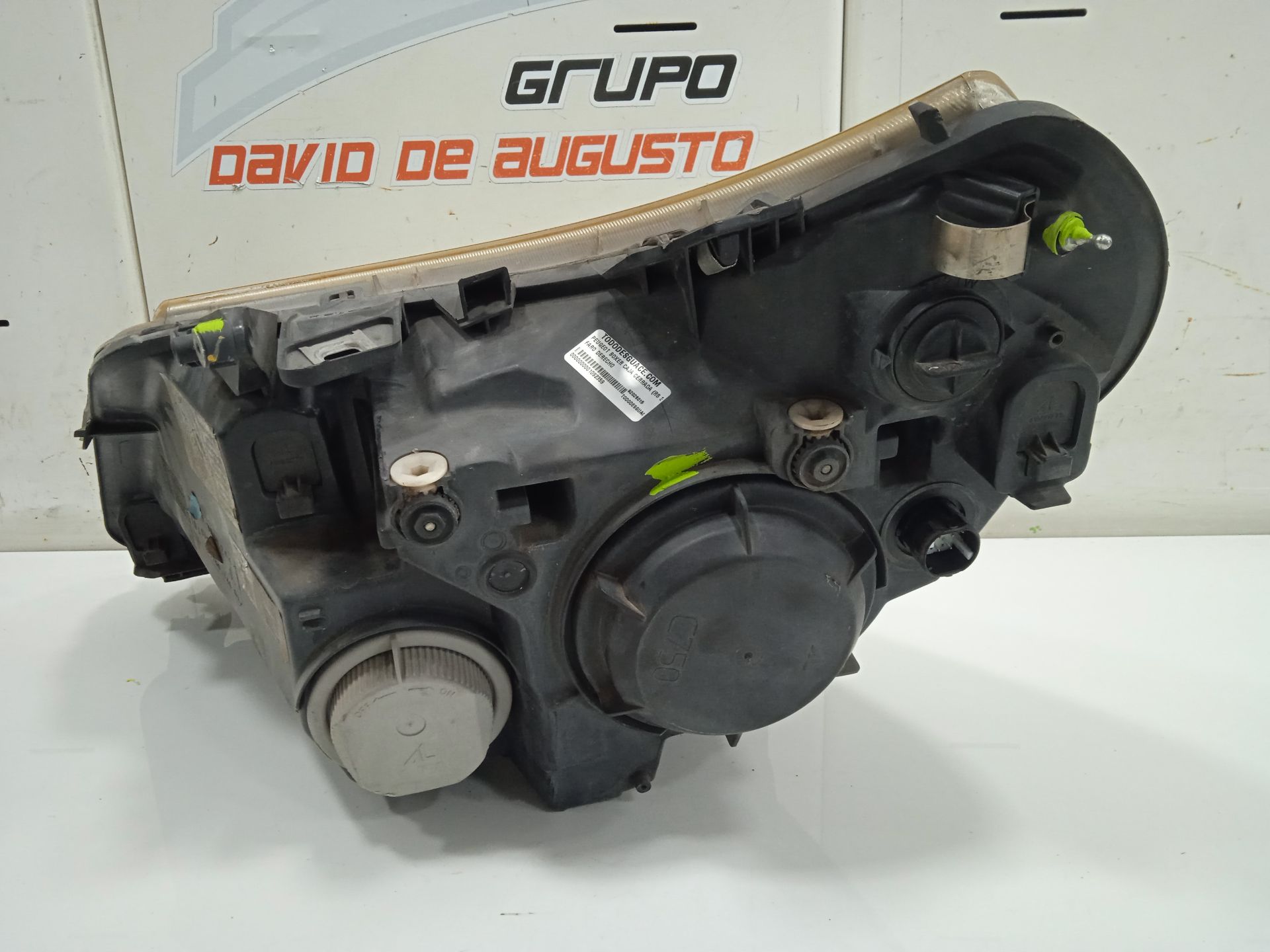FARO DERECHO PEUGEOT BOXER CAJA CERRADA (RS 3000) (330/333) 2007 ->) HDi (333)