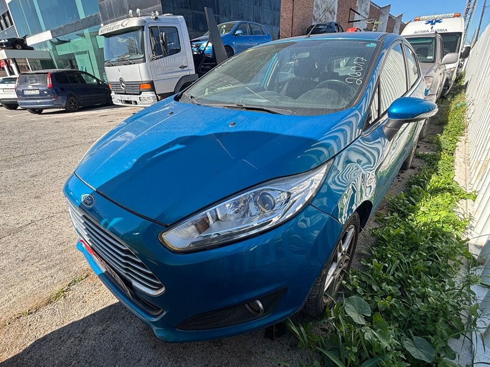 FARO DERECHO FORD FIESTA (CCN) Black Edition
