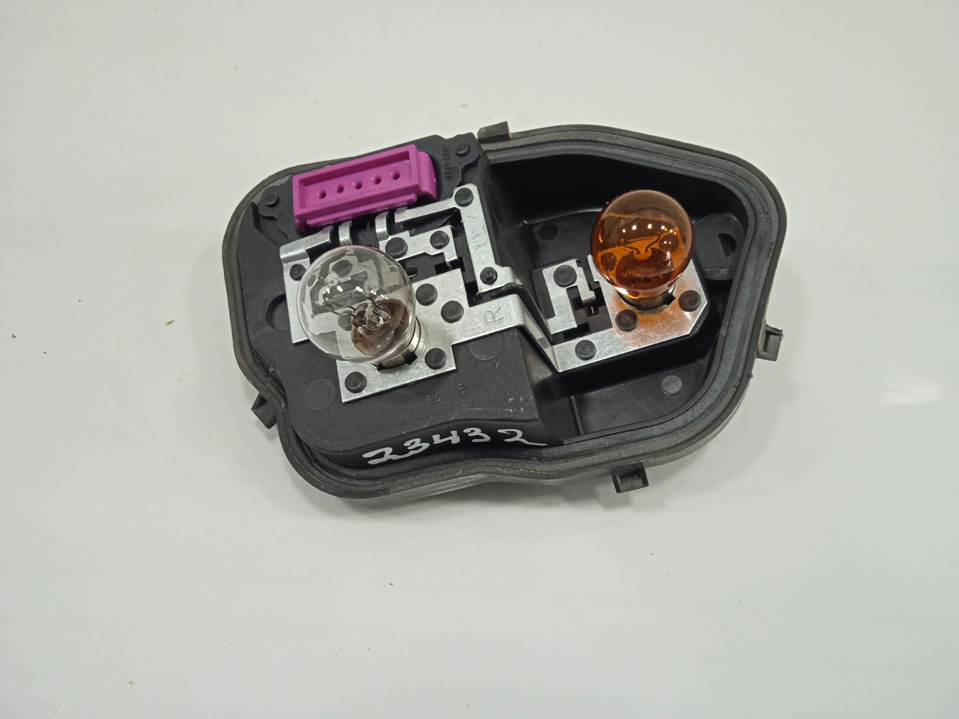 PORTALAMPARAS TRASERO DERECHO RENAULT MEGANE III BERLINA 5 P Dynamique