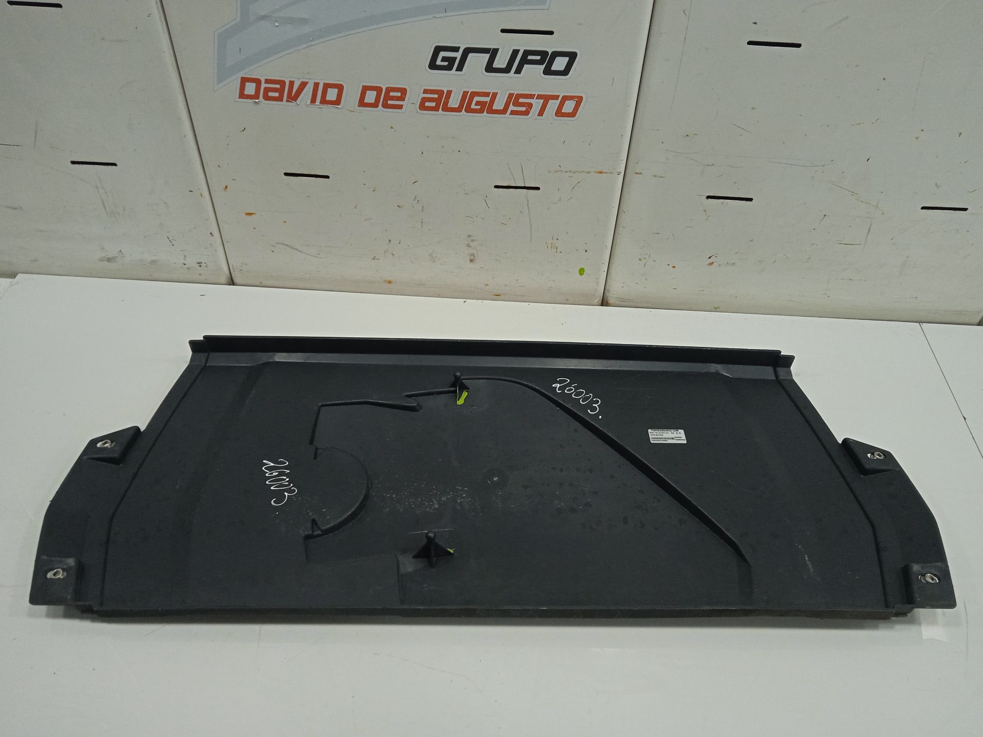 TAPA BATERIA MAN TGX 33.XXX FG /   6x4   BL XL