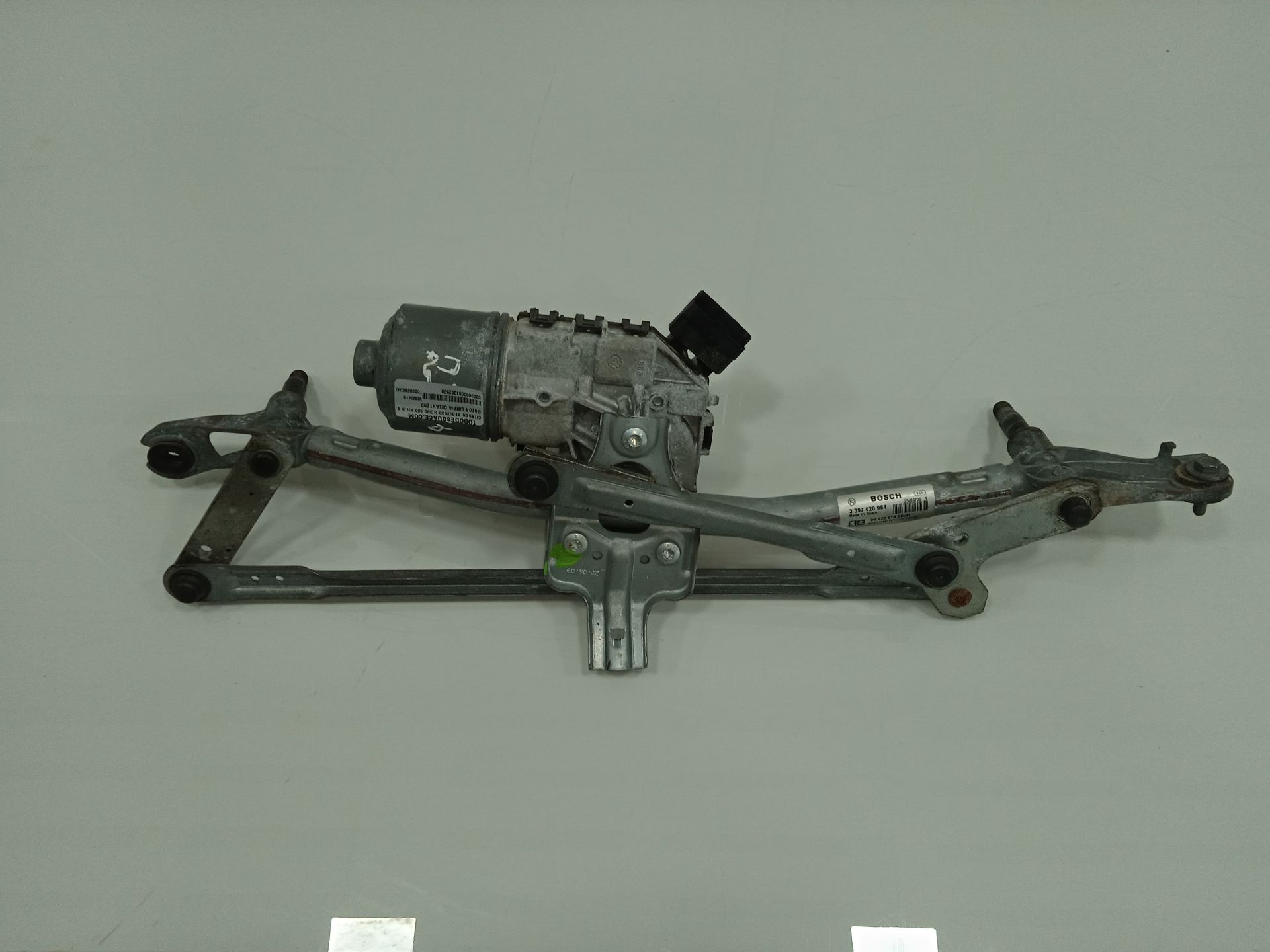 MOTOR LIMPIA DELANTERO foto 2