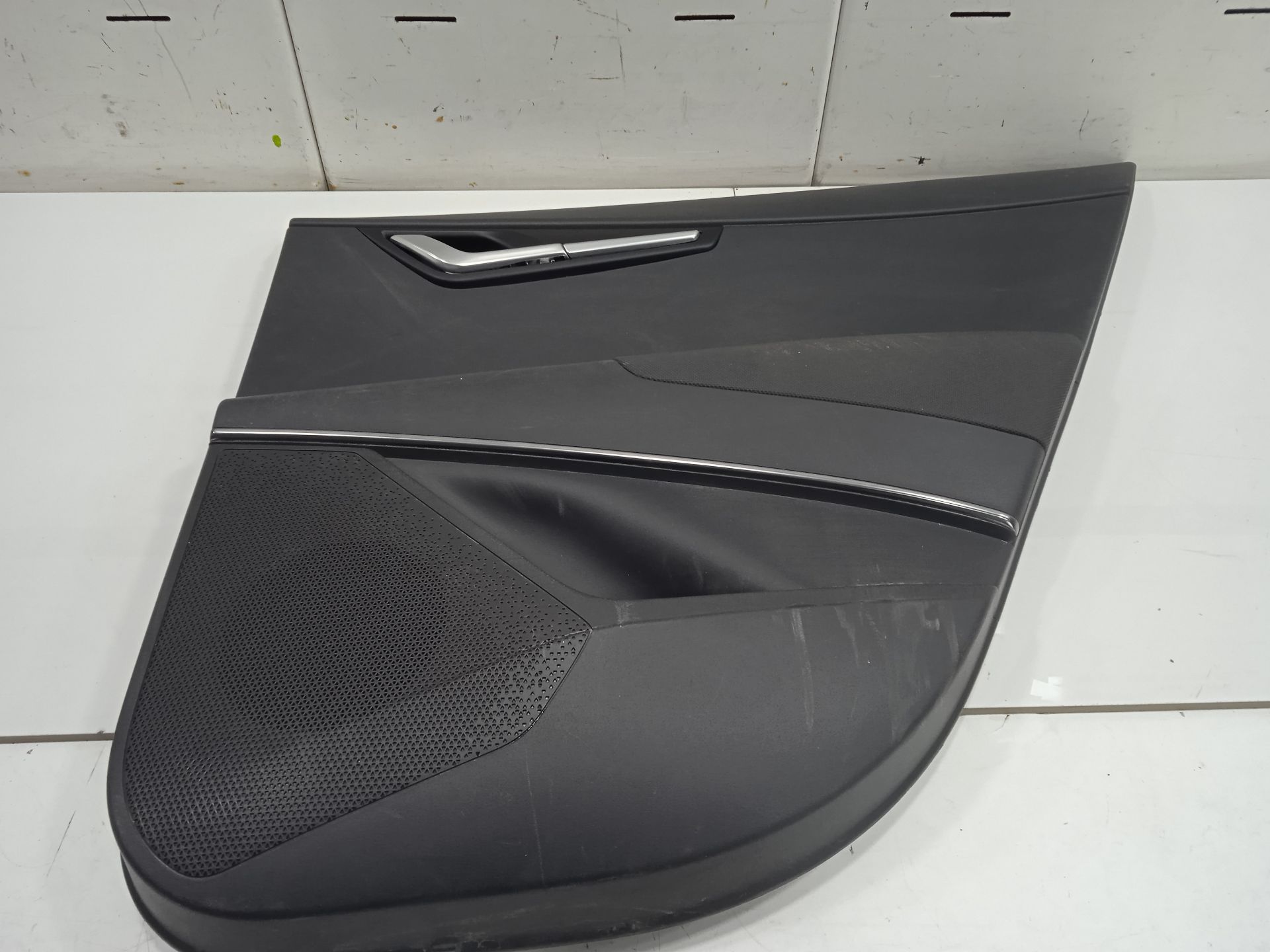 PAÑO PUERTA TRASERO DERECHO KIA NIRO (SG2) E-WINTER EDITION