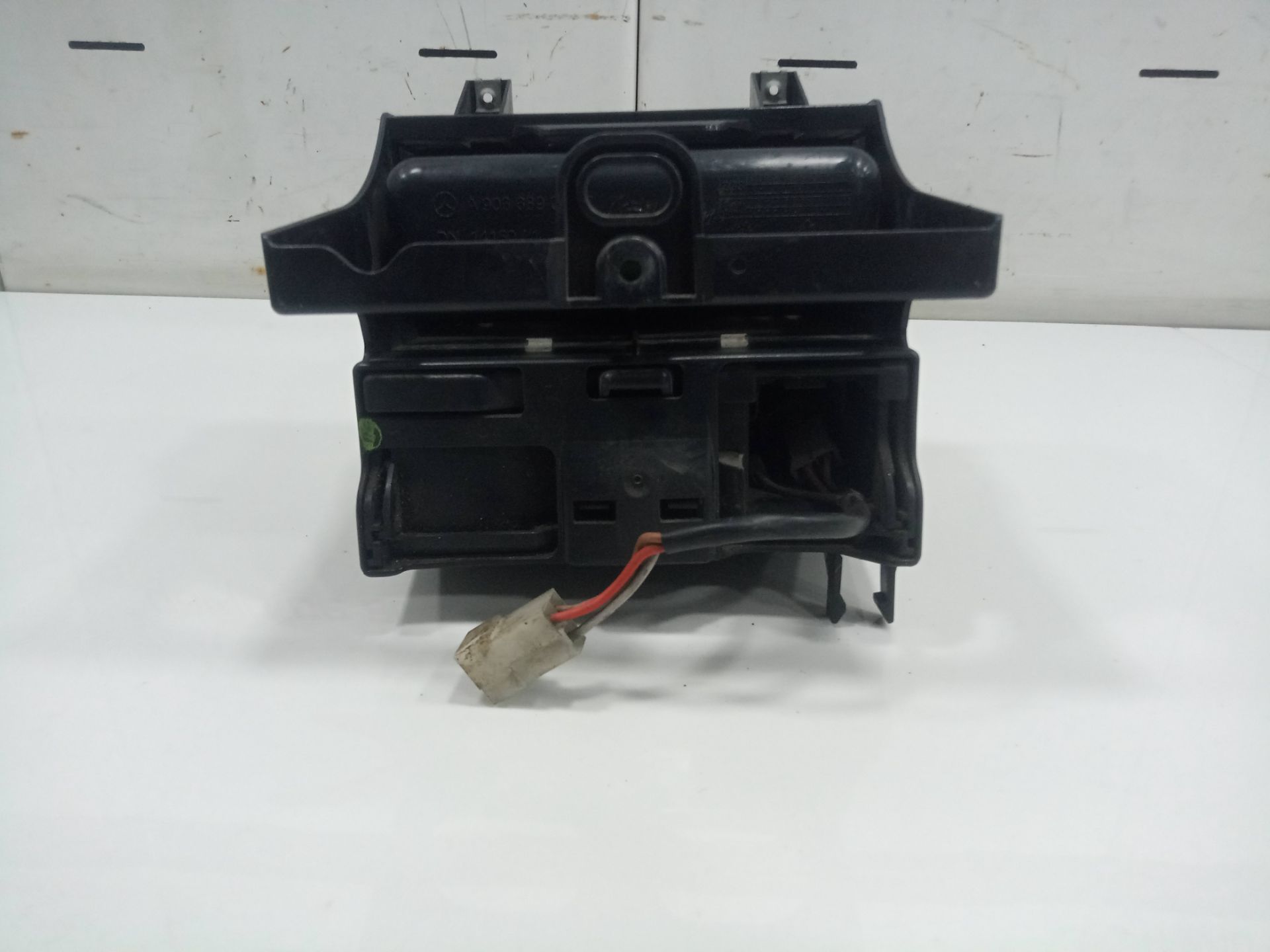 GUANTERA CENTRAL MERCEDES-BENZ SPRINTERII CAJA ABIERTA, DOBLE CAB. (DESDE 01.06) 209/211/213/215          CDI  (906.211/213)