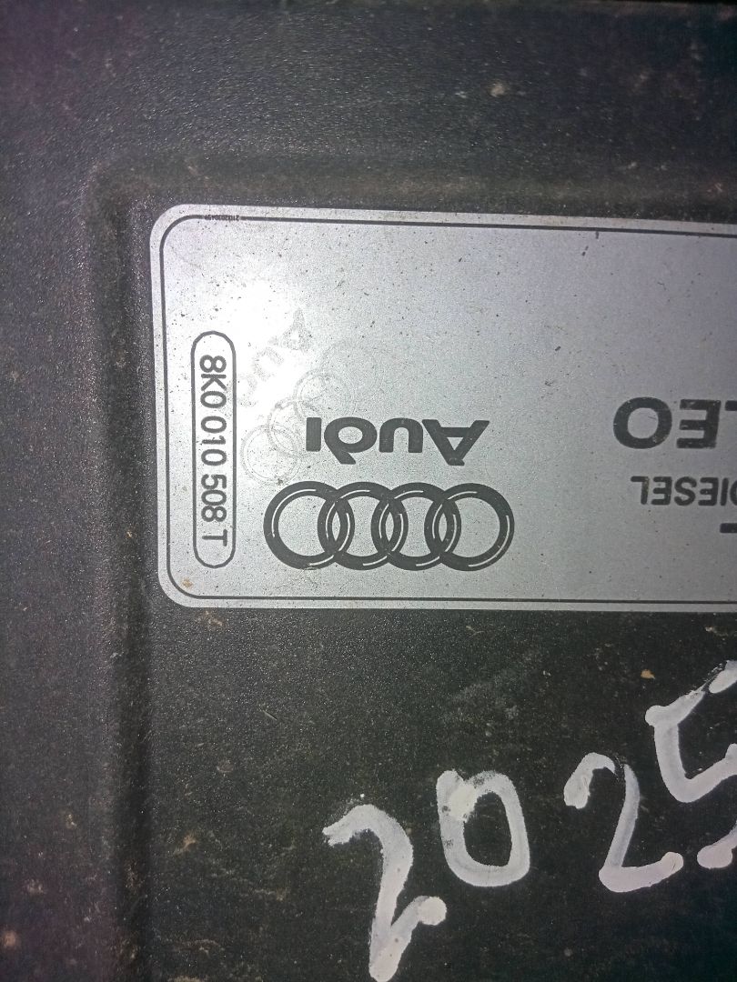 TAPA EXTERIOR COMBUSTIBLE AUDI A4 BER. (B8) Básico   |   11.07 - 12.13