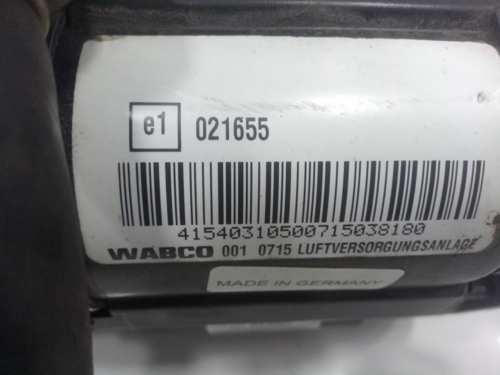 COMPRESOR DE SUSPENSION NEUMATICA IVECO DAILY CAJA ABIERTA *