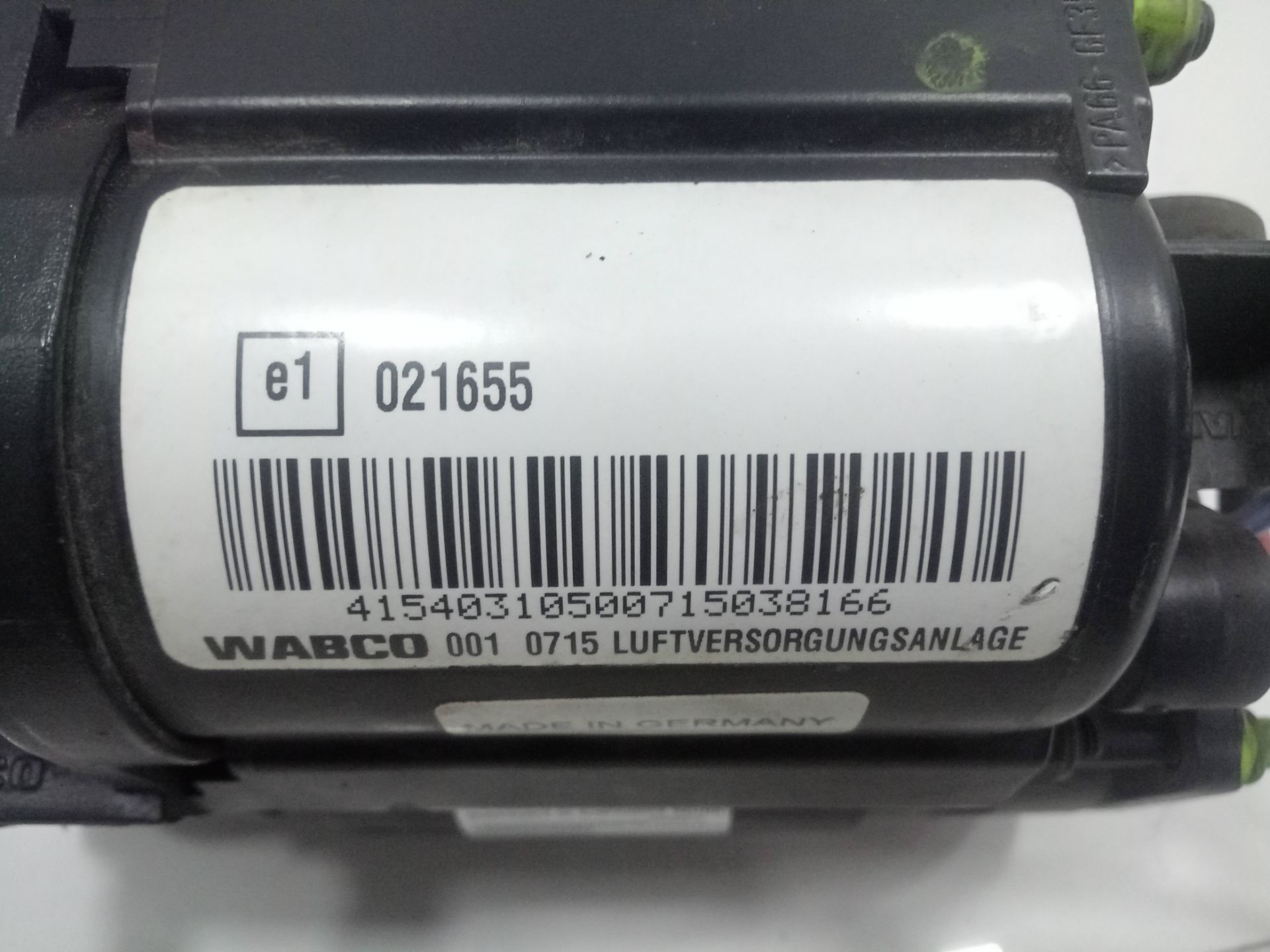 COMPRESOR DE SUSPENSION NEUMATICA IVECO DAILY CAJA ABIERTA *