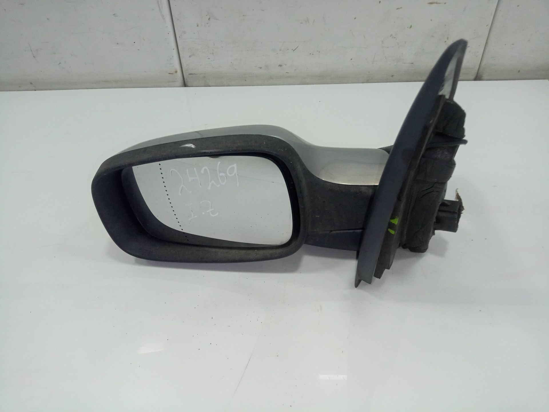 RETROVISOR IZQUIERDO
