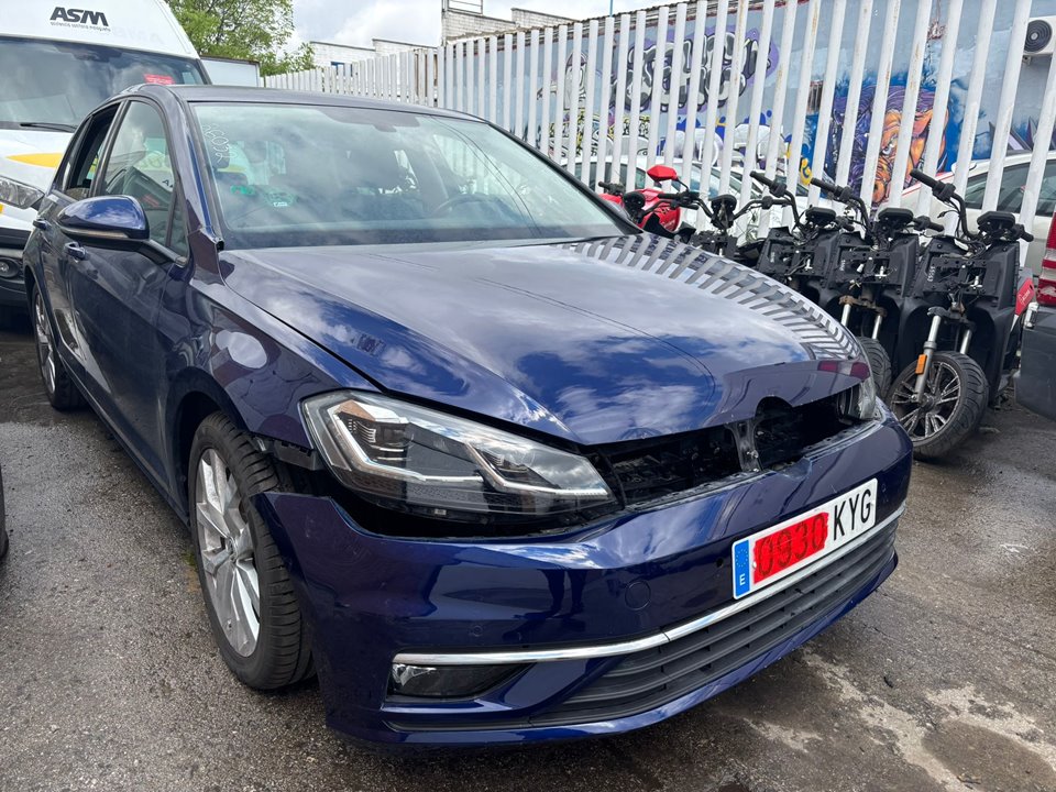 VOLKSWAGEN GOLF VII SPORTSVAN Advance Motor 2,0 Ltr. - 110 kW TDI