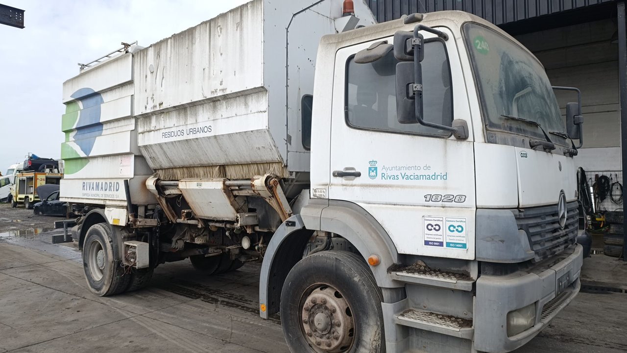 MERCEDES-BENZ ATEGO 2-EJES 18 T /BM 950/2/4 * OM906LAII