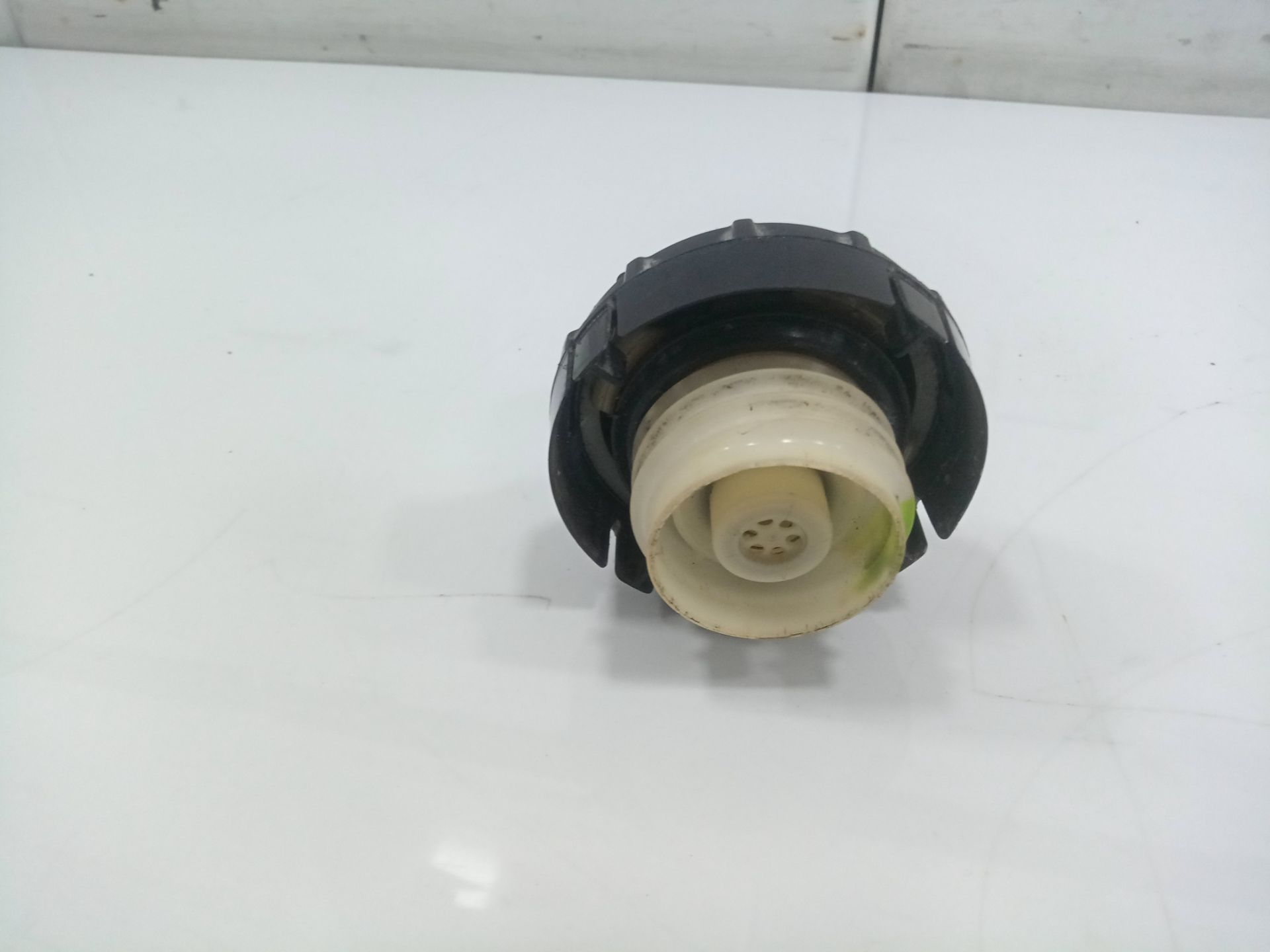 TAPON COMBUSTIBLE MITSUBISHI GALLOPER (HYUNDAI) 2.5 TDI S.E. Confort (5-ptas.)