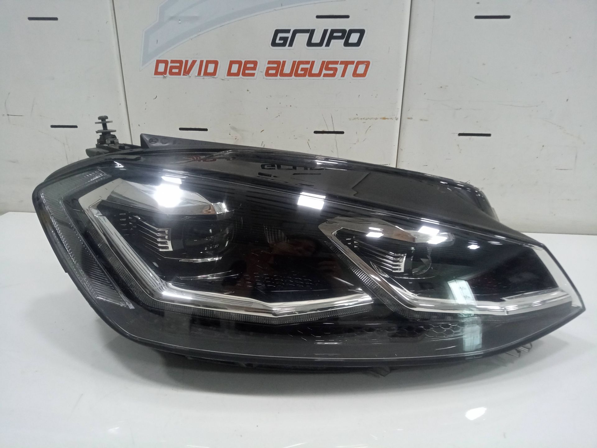 FARO DERECHO VOLKSWAGEN GOLF VII SPORTSVAN Advance