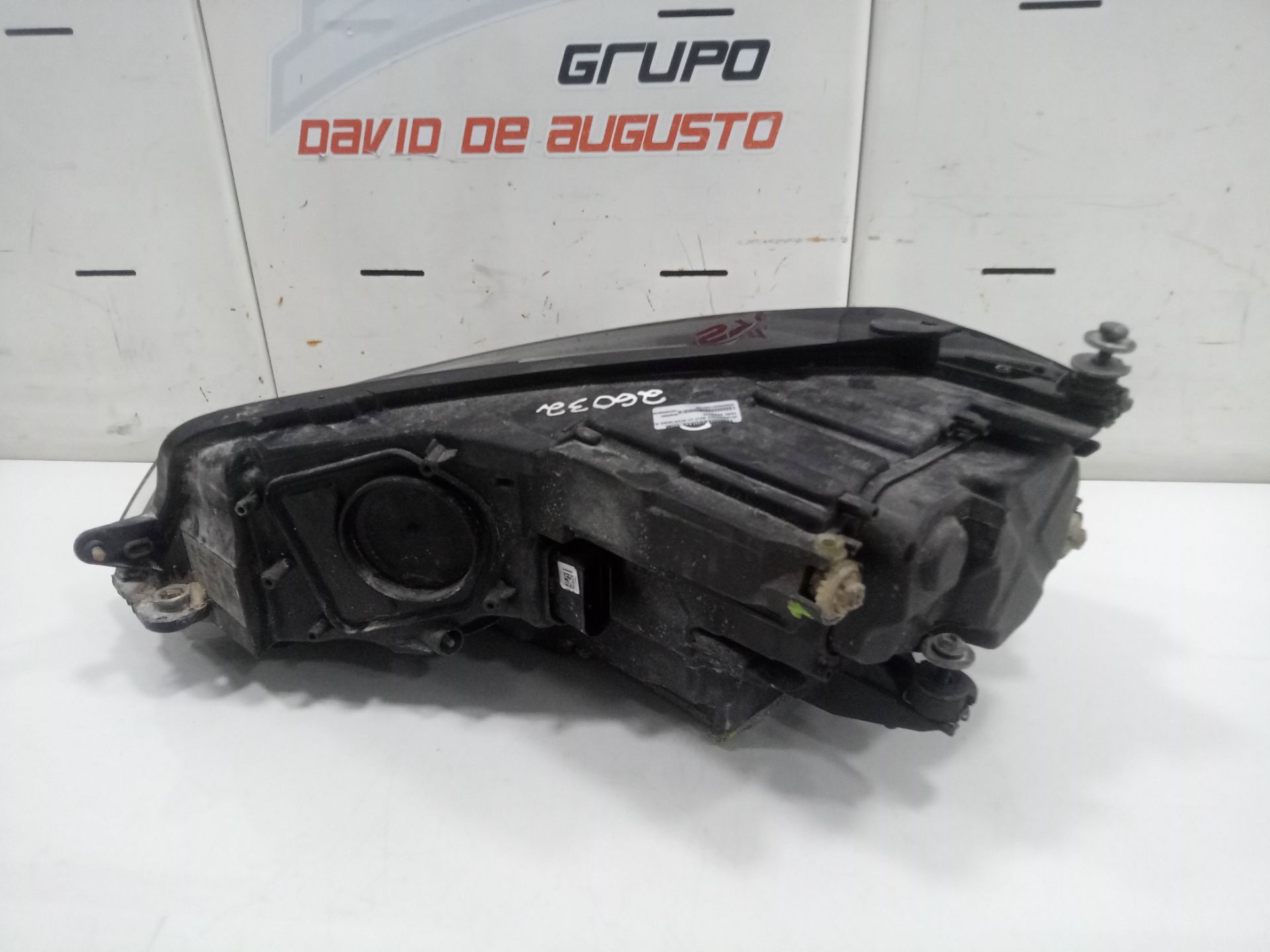 FARO DERECHO VOLKSWAGEN GOLF VII SPORTSVAN Advance