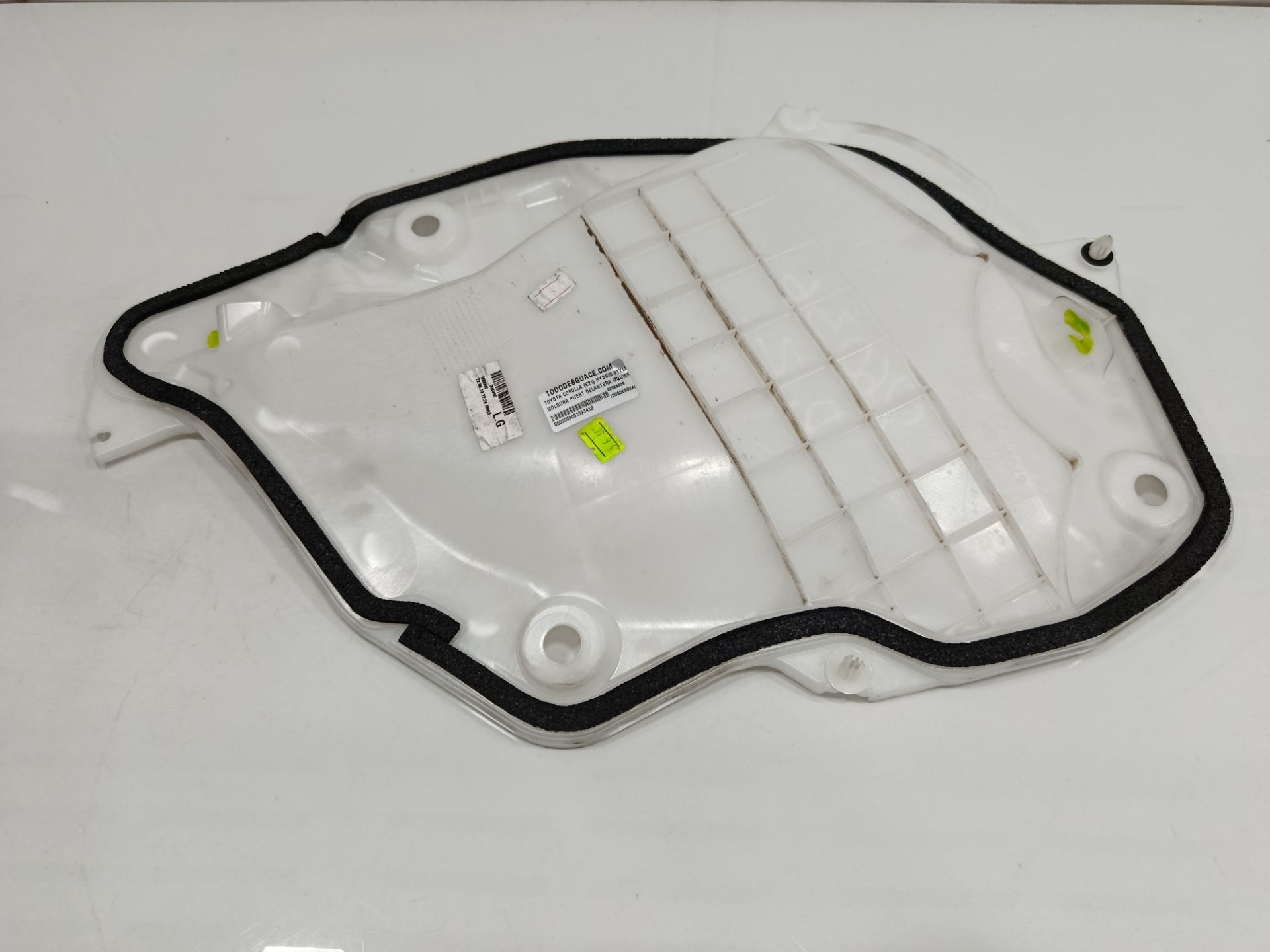 MOLDURA PUERT DELANTERA IZQUIERDA TOYOTA COROLLA (E21) HYBRID STYLE