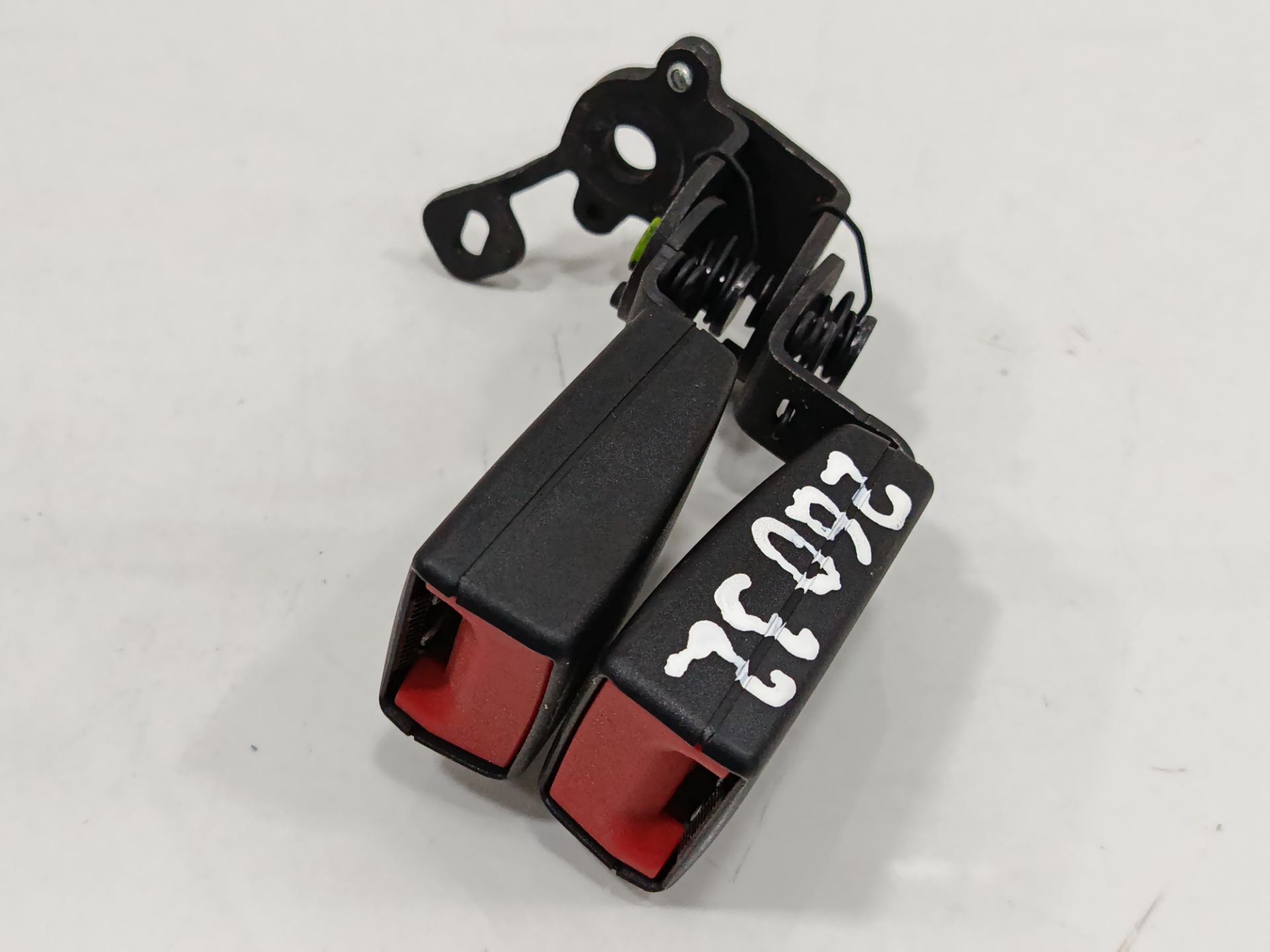 ANCLAJE CINTURON TRASERO IZQUIERDO VOLKSWAGEN GOLF VII SPORTSVAN Advance