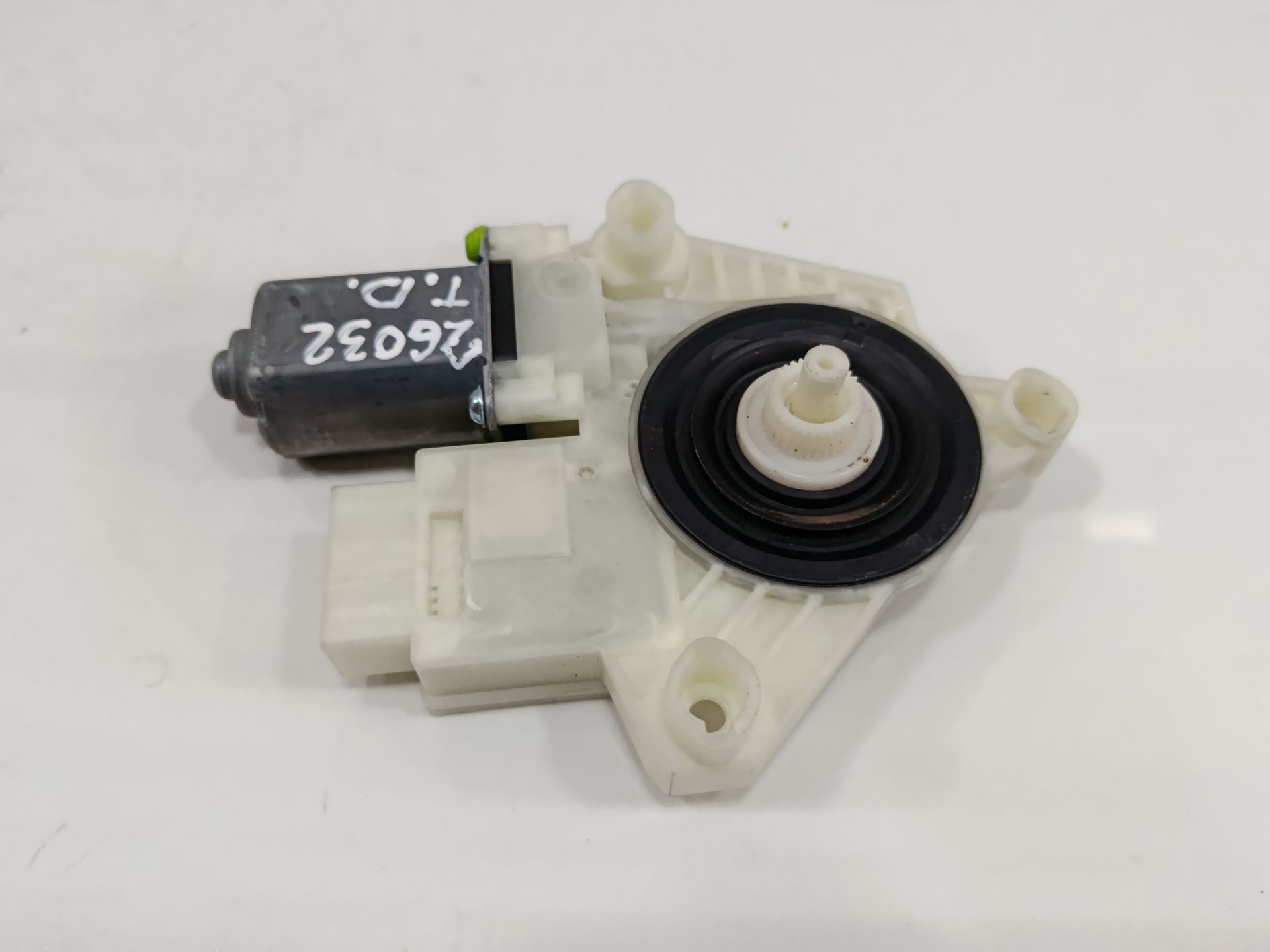 MOTOR ELEVALUNAS TRASERO DERECHO VOLKSWAGEN GOLF VII SPORTSVAN Advance