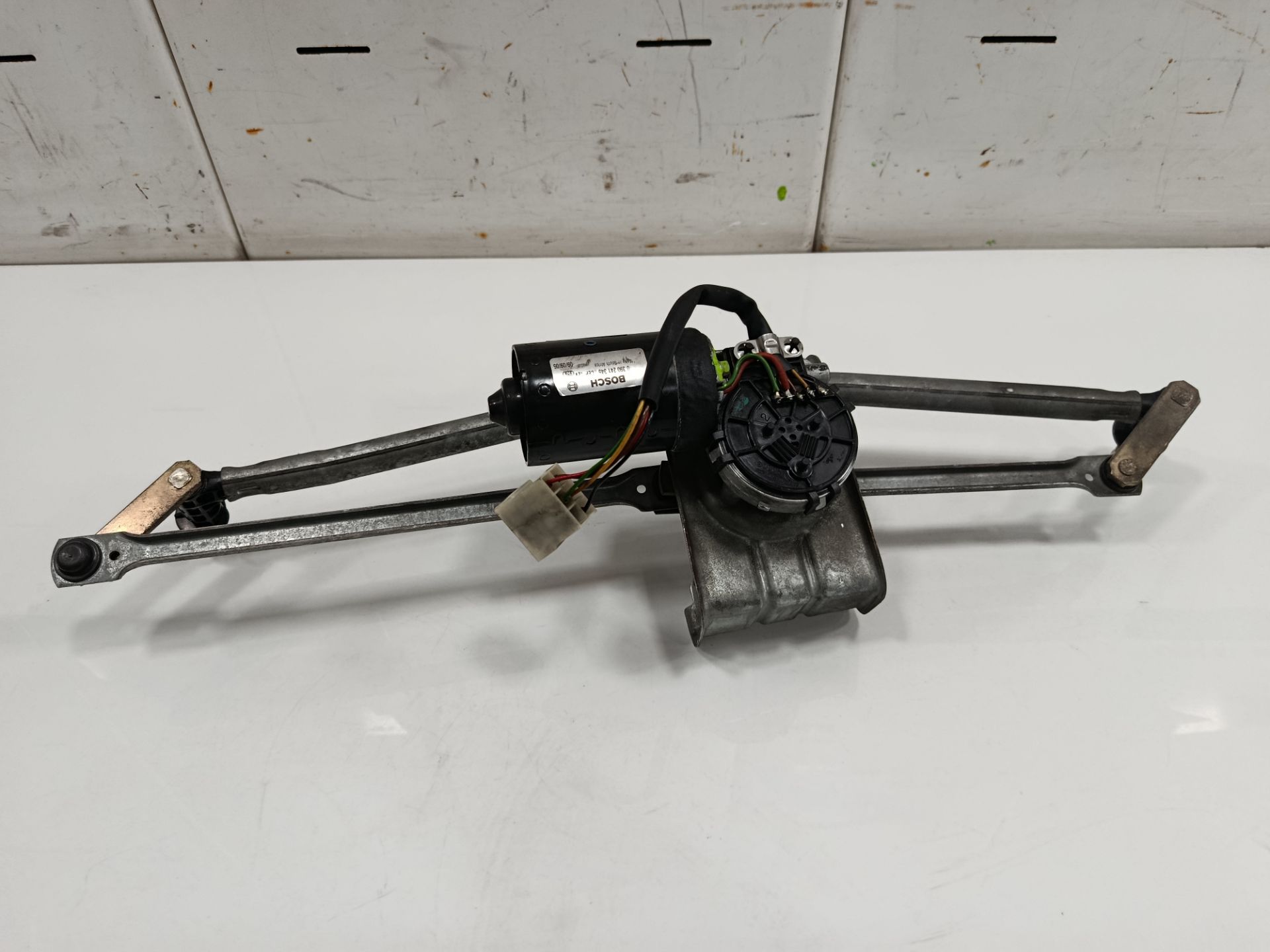 MOTOR LIMPIA TRASERO VOLKSWAGEN LT CAJA CERRADA / COMBI (MOD. 1997) LT  28  Caja cerrada