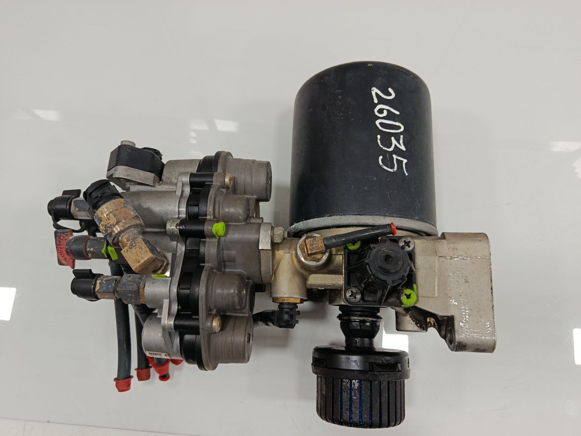 VALVULA SECADOR AIRE MERCEDES-BENZ ATEGO 2-EJES 18 T /BM 950/2/4 *