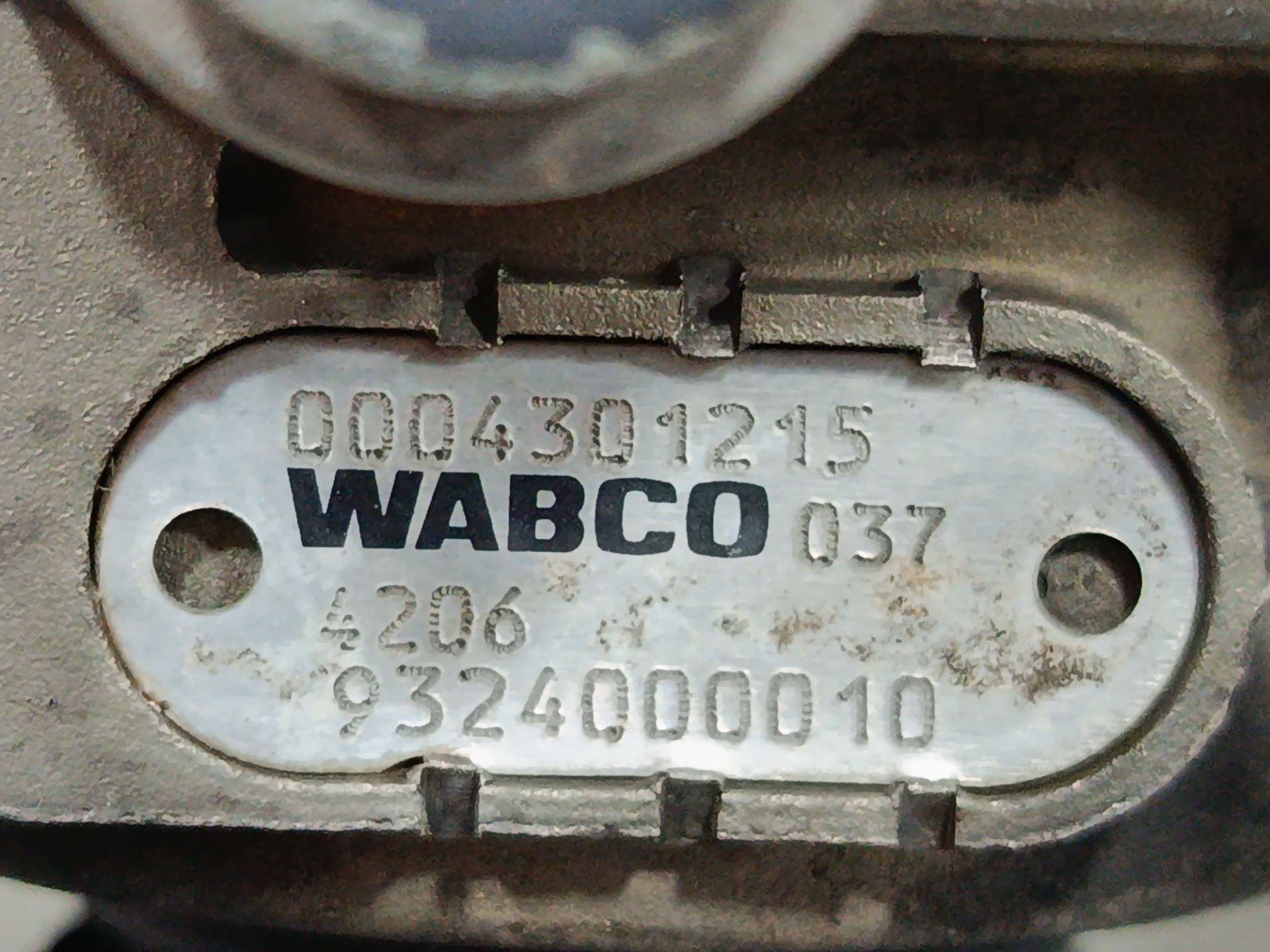 VALVULA SECADOR AIRE MERCEDES-BENZ ATEGO 2-EJES 18 T /BM 950/2/4 *