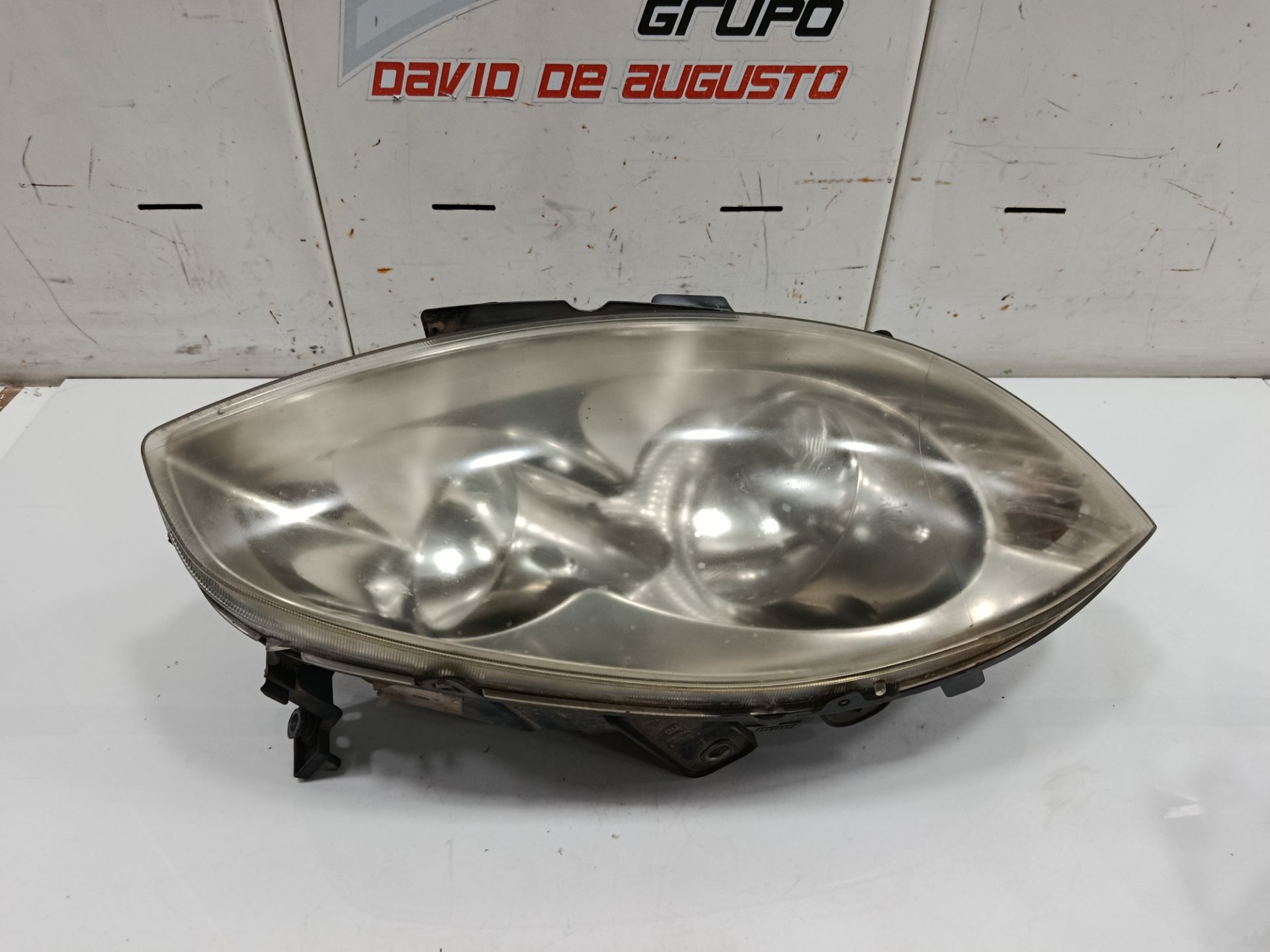 FARO DERECHO FIAT LINEA (110) 1.4 CAT