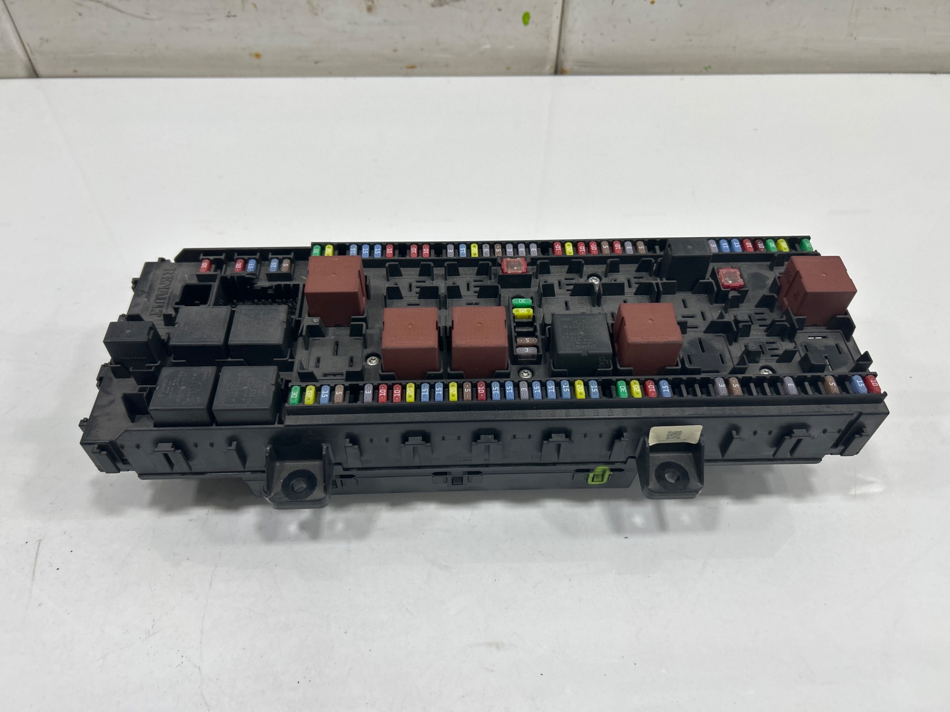 CAJA RELES / FUSIBLES RENAULT T 460 DTI 11 460 EURO VI