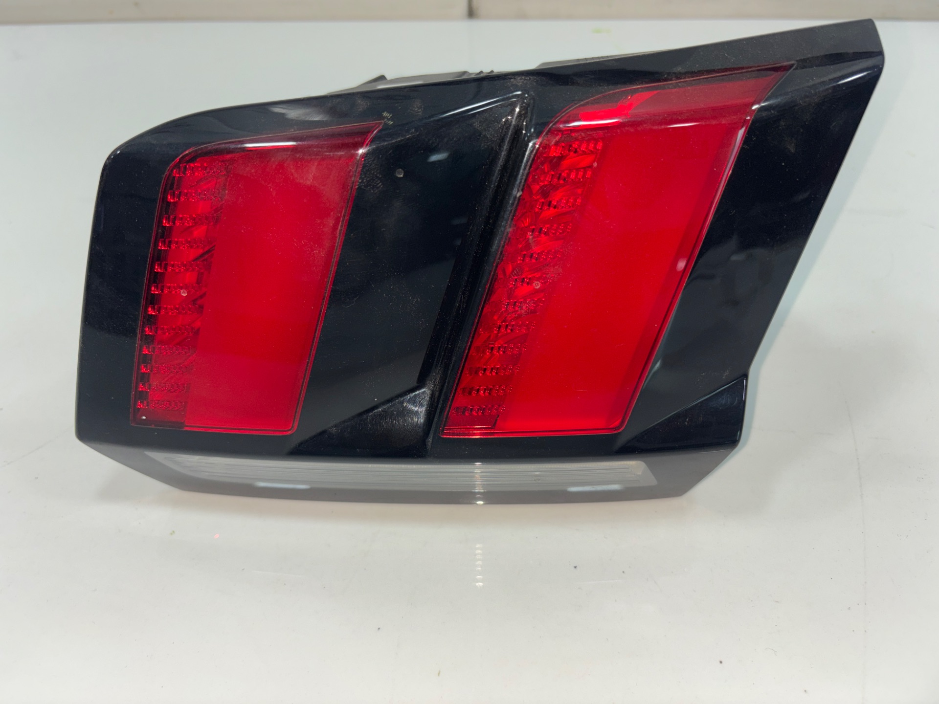 PILOTO INTERIOR TRASERO DERECHO PEUGEOT 3008 ACTIVE PACK