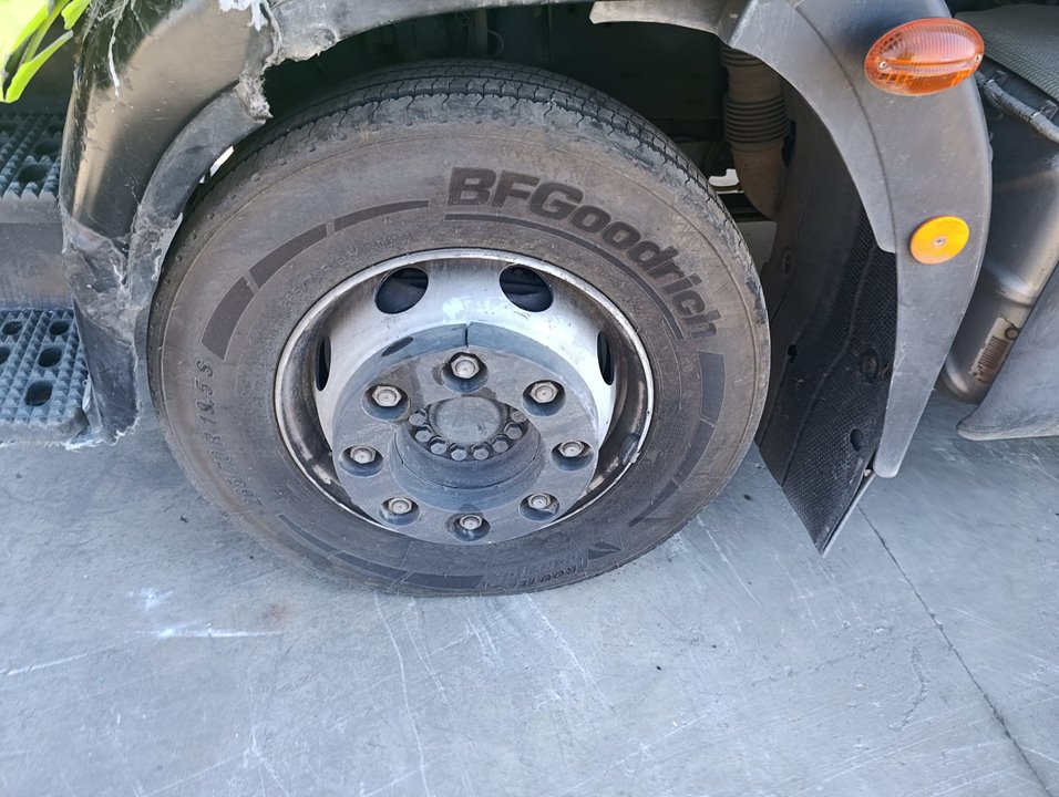 IVECO EUROCARGO Volquete 120 E 4x2 Cabina doble Motor 6,7 Ltr. - 185 kW Diesel