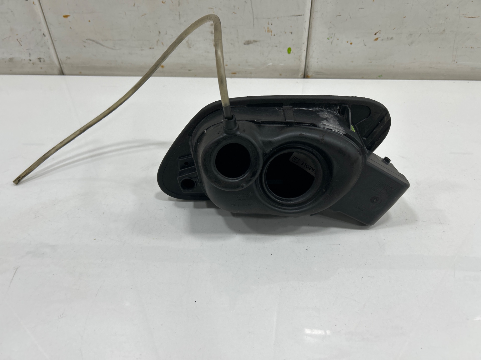 TAPA EXTERIOR COMBUSTIBLE VOLKSWAGEN GOLF VII SPORTSVAN Advance