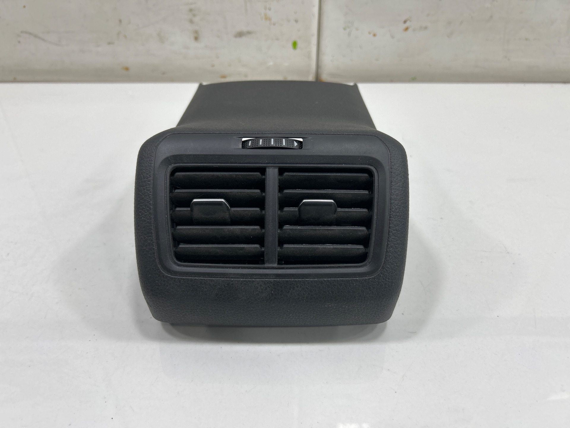 AIREADOR TRASERO CENTRAL VOLKSWAGEN GOLF VII SPORTSVAN Advance