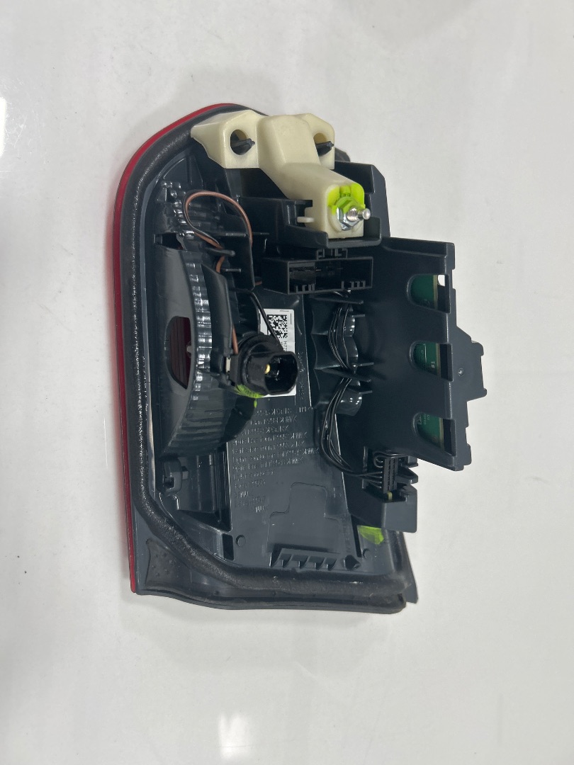 PILOTO INTERIOR TRASERO DERECHO VOLKSWAGEN GOLF VII SPORTSVAN Advance