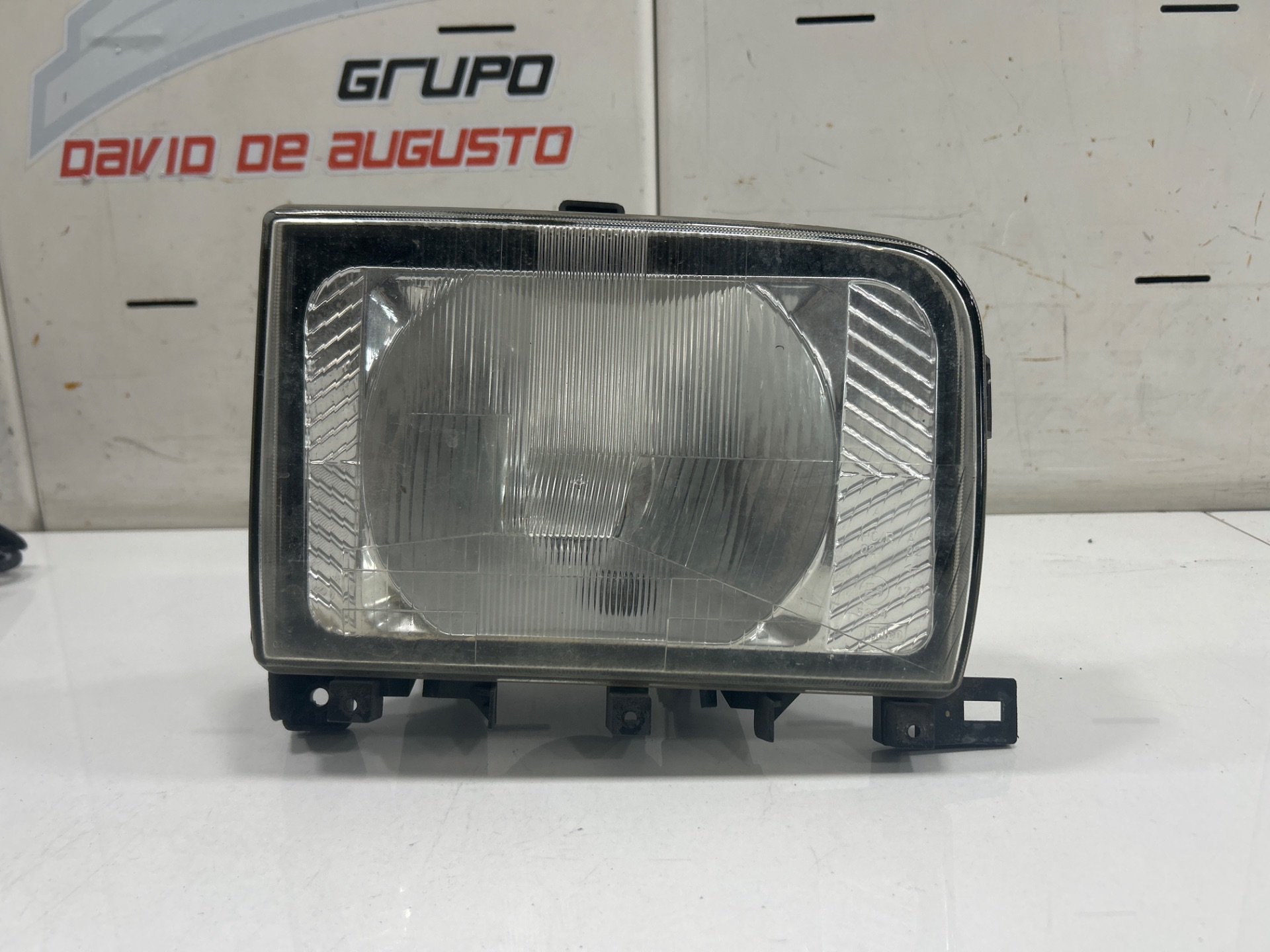 FARO DERECHO NISSAN CABSTAR E Cabina doble Cabina doble