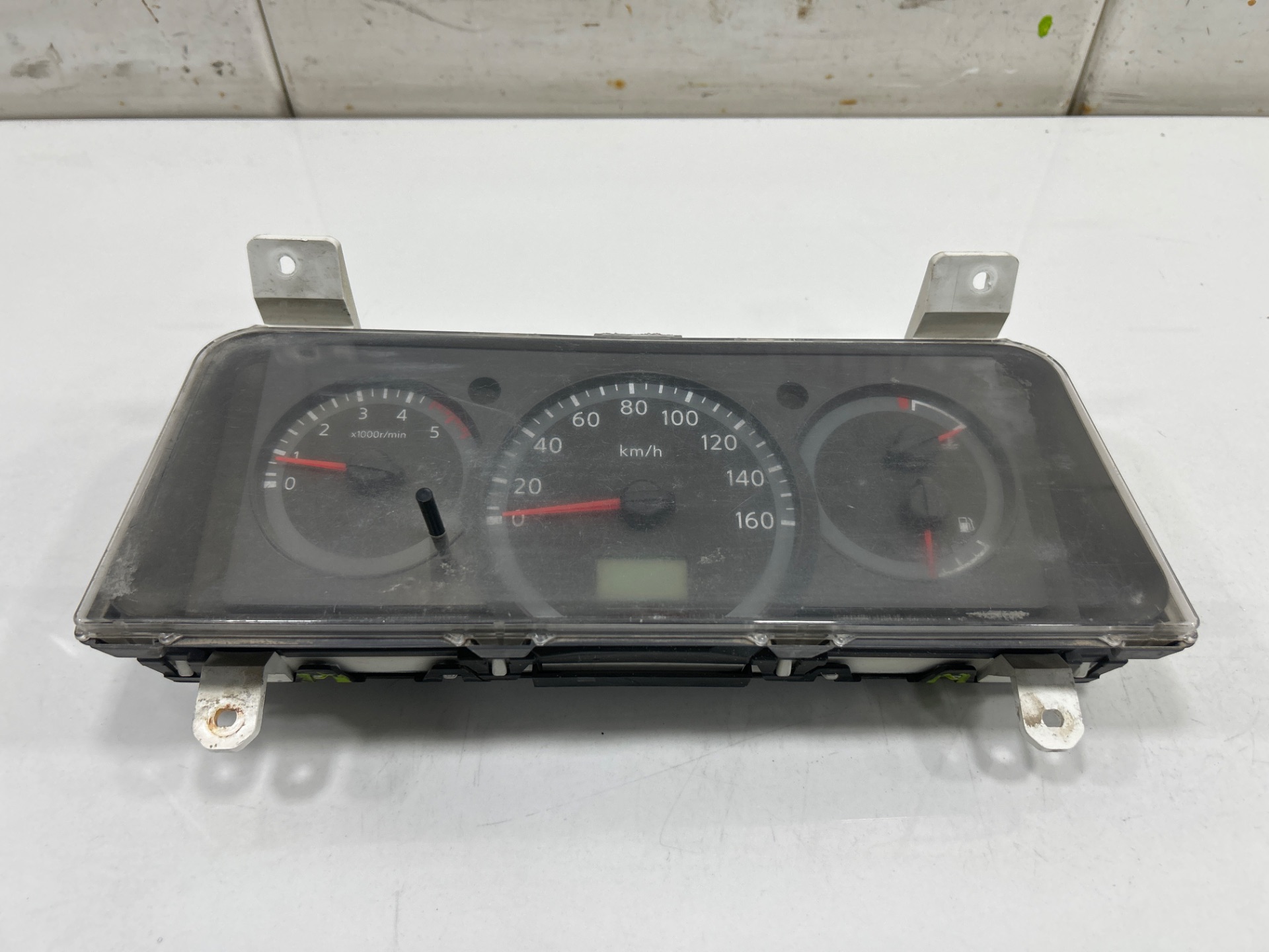 CUADRO INSTRUMENTOS NISSAN CABSTAR ->09.06 *