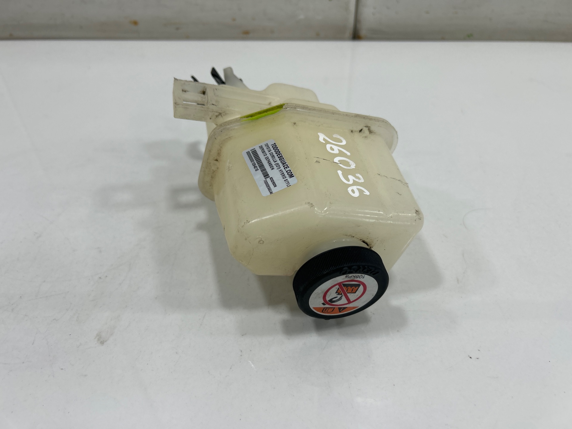 DEPOSITO EXPANSION TOYOTA COROLLA (E21) HYBRID STYLE